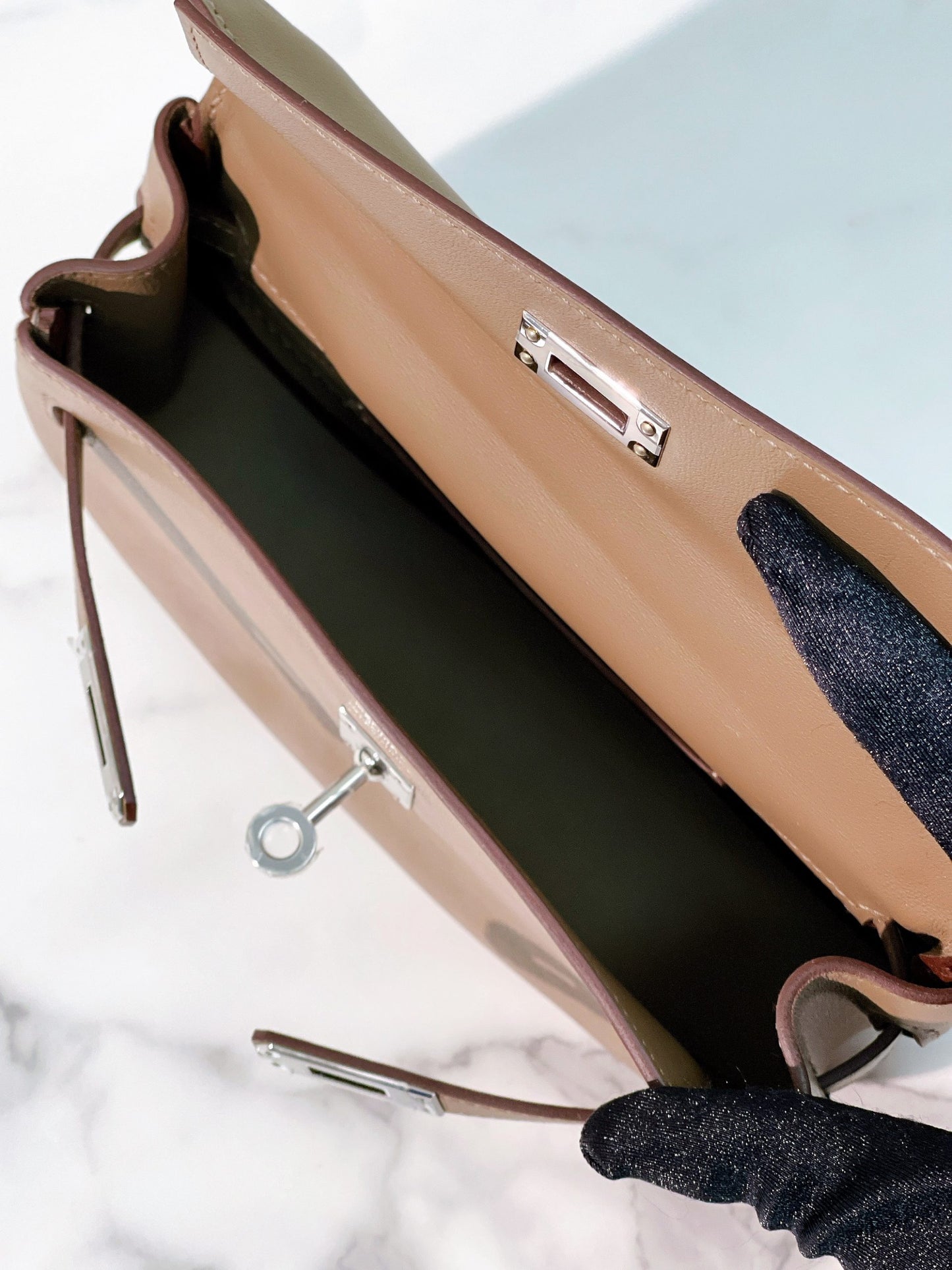 HERMES KELLY MOOVE, ETOUPE/SILVER