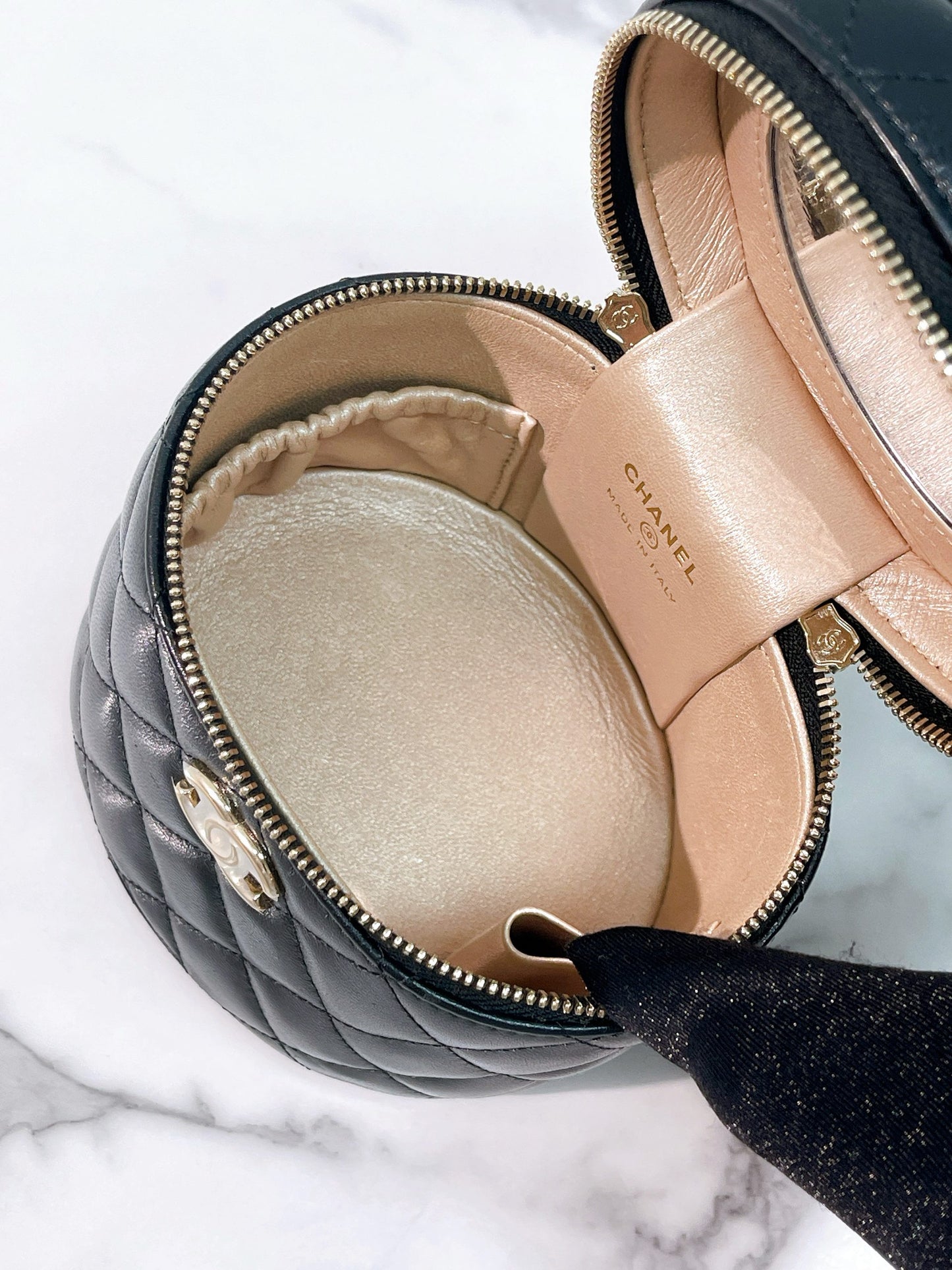 CHANEL 22S TOP HANDLE CLUTCH