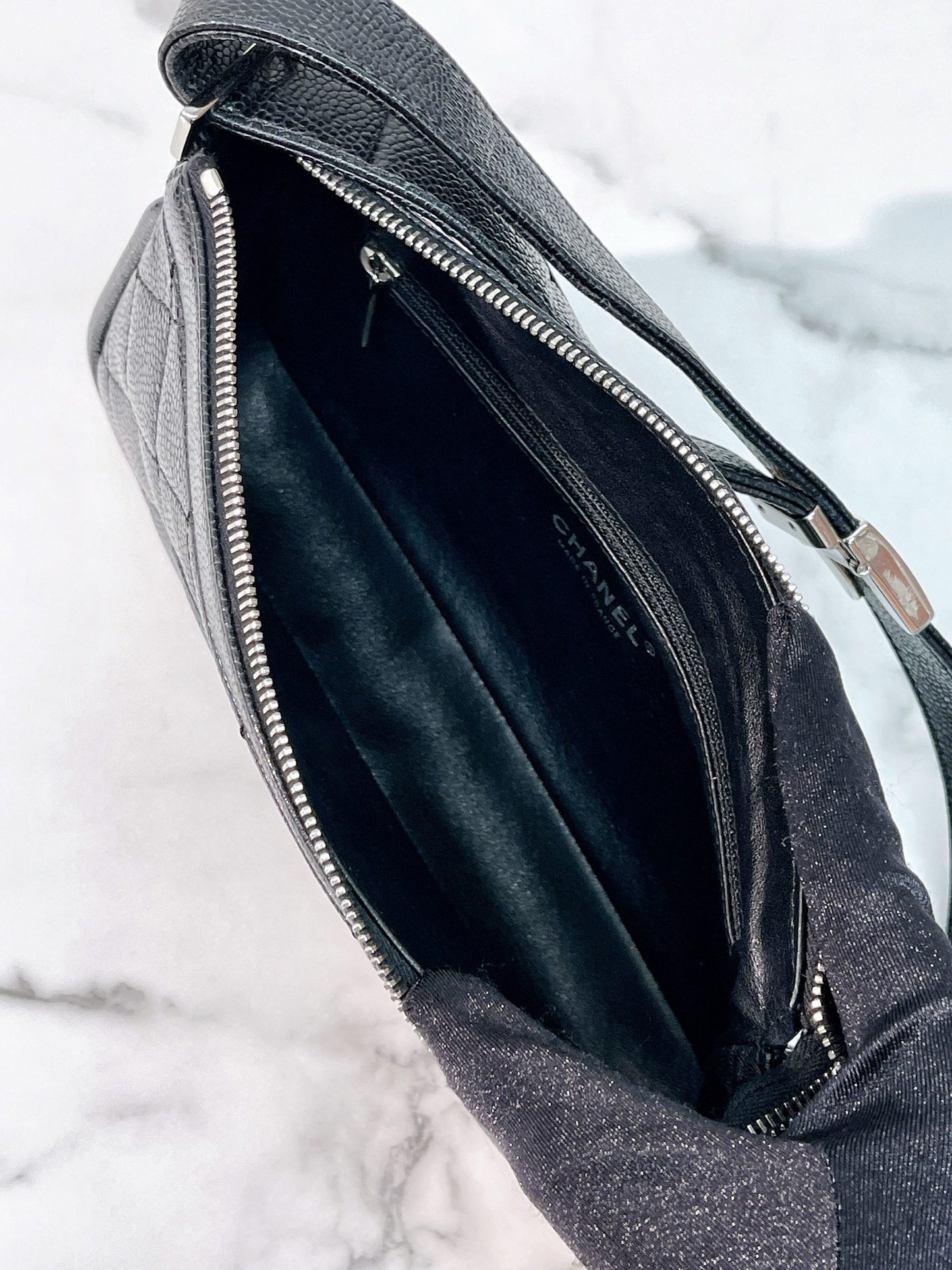 CHANEL VINTAGE SHOULDER BAG