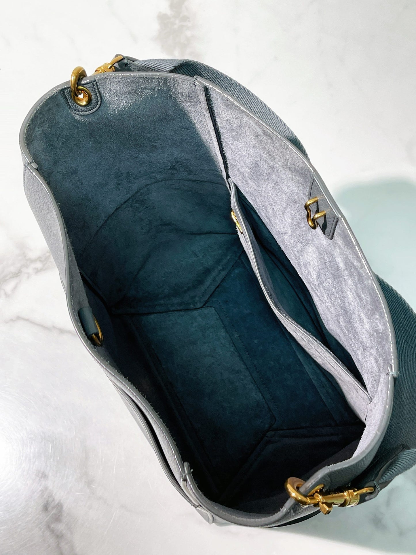 CELINE SANGLE BUCKET BAG