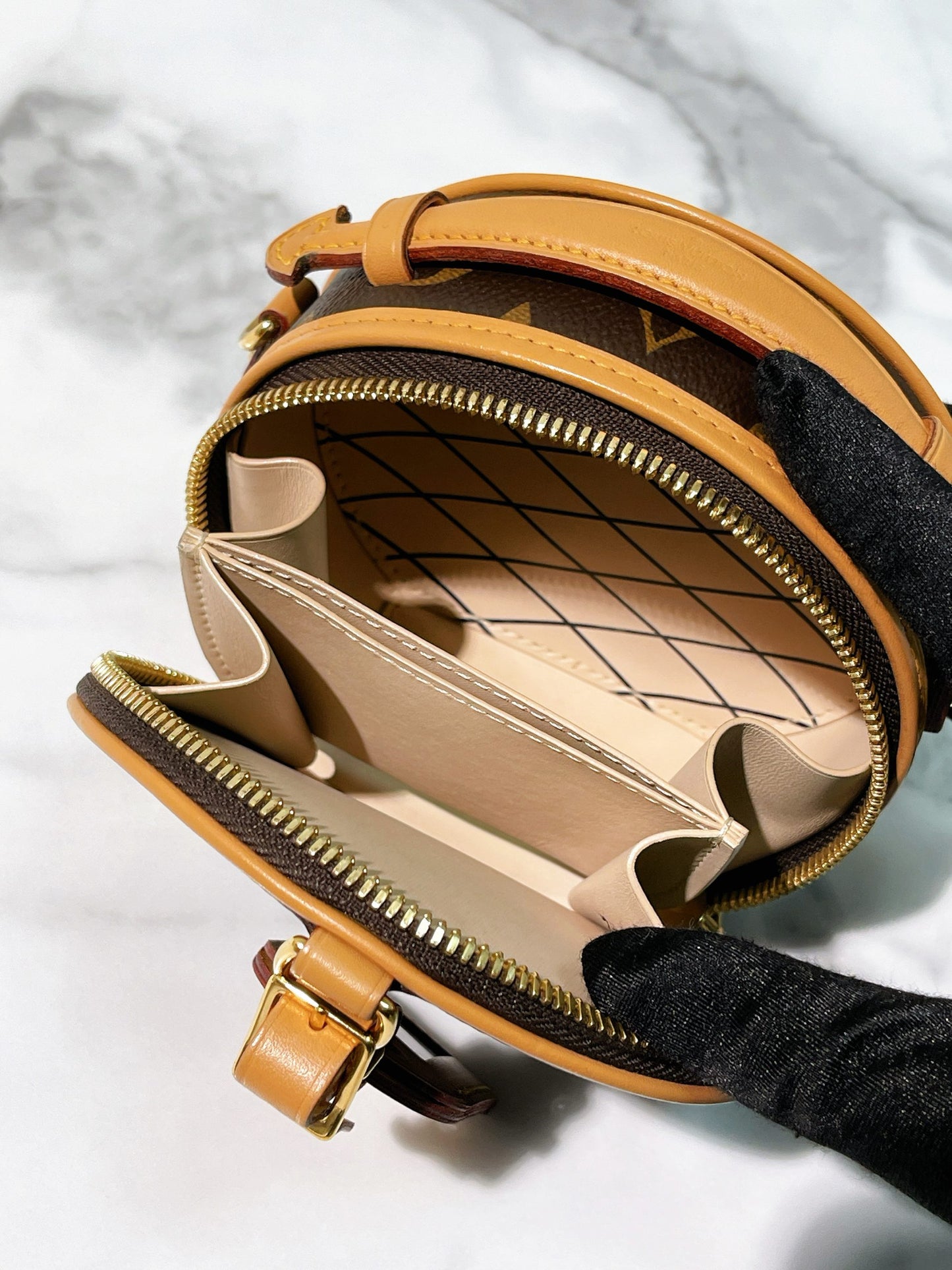 LV MINI BOITE CHAPEAU, Monogram