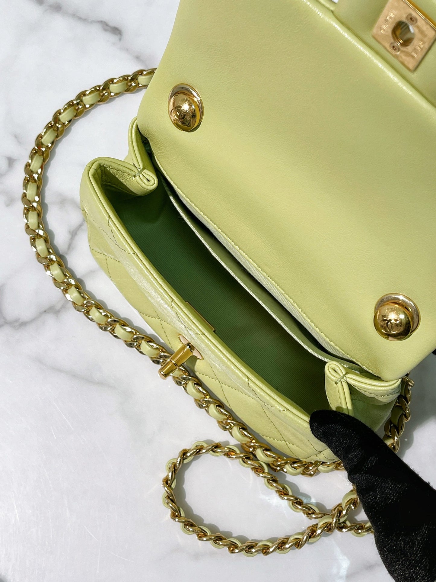 CHANEL 23C MINI SQUARE FLAP, Green/Gold