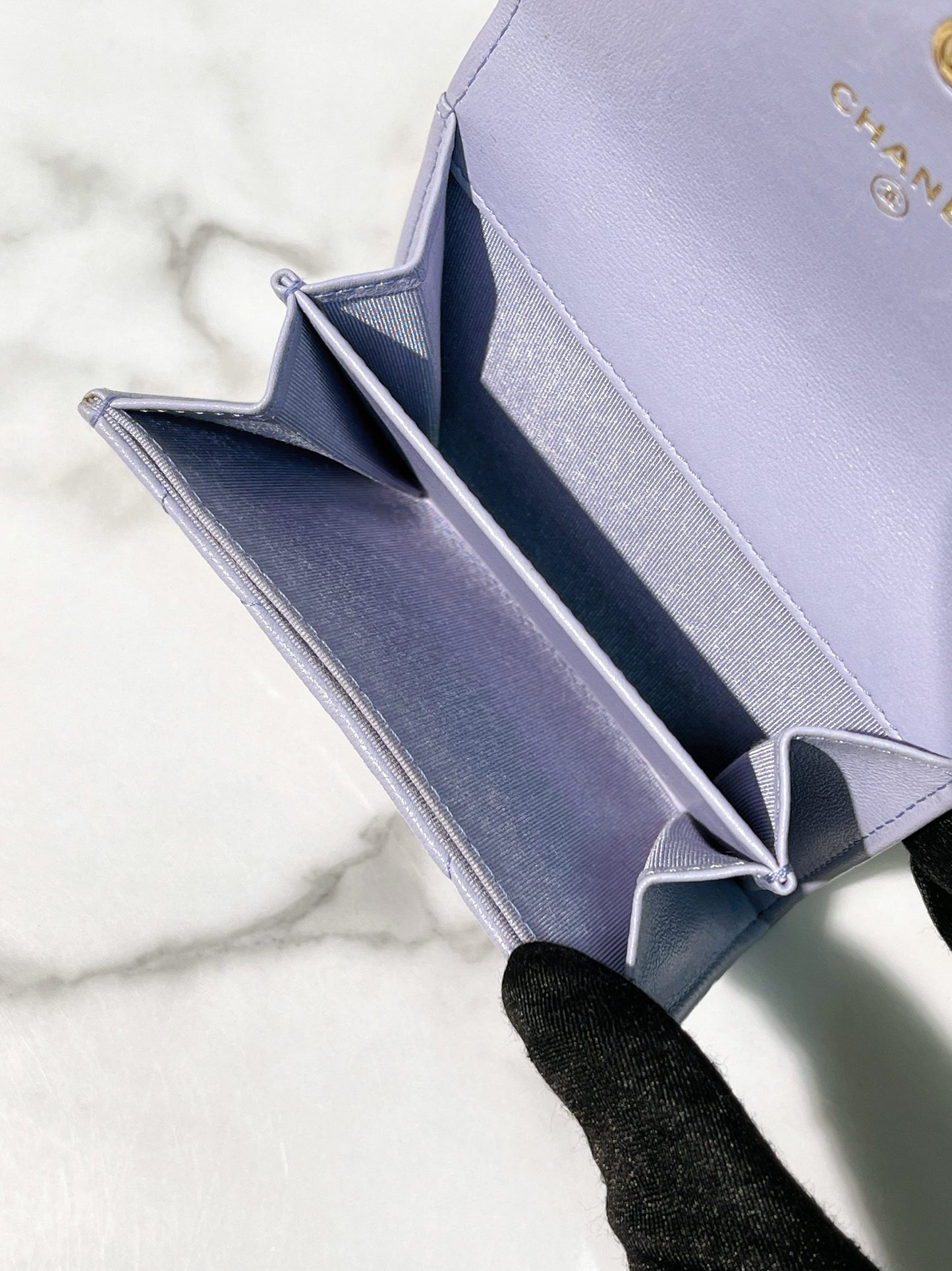 CHANEL 19 CARD HOLDER, Purple/Gold