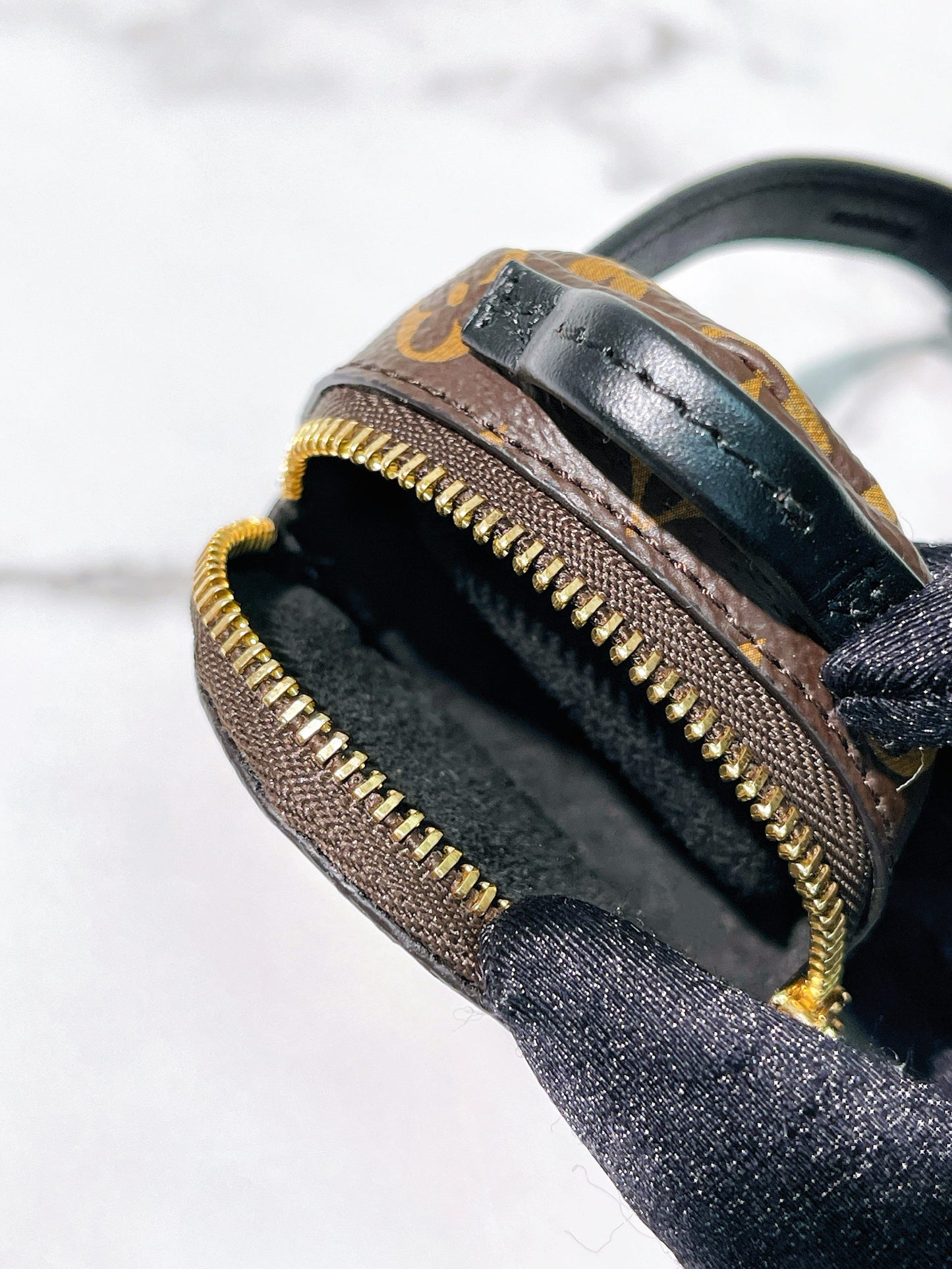 LV PARTY PALM SPRING BRACELET BAG, Monogram