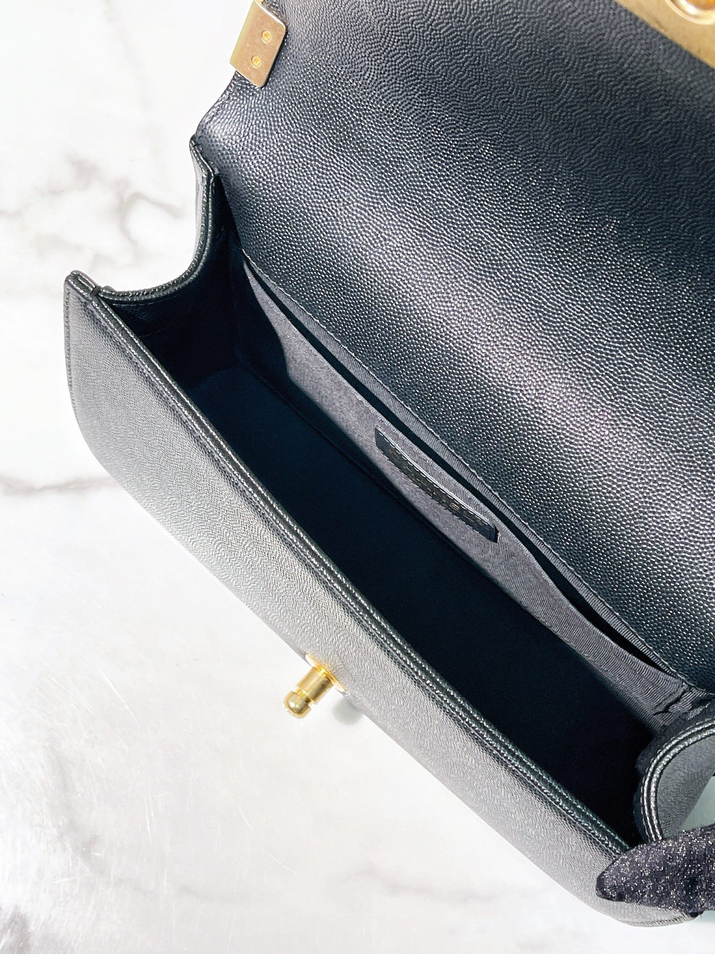 CHANEL MEDIUM BOY, Black/Gold