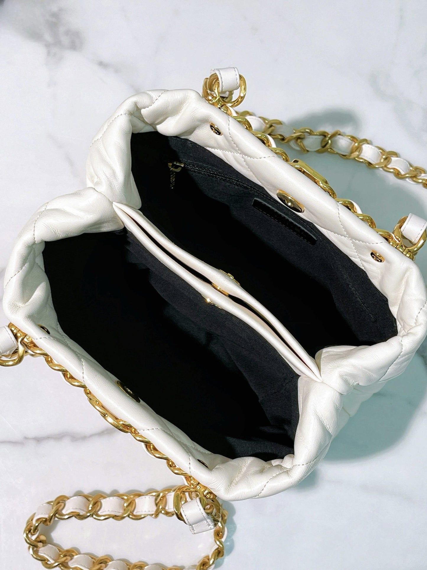 CHANEL 22B SHOPPING TOTE, White/Gold