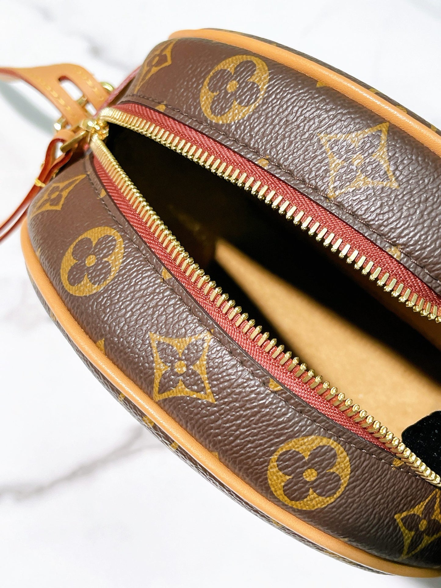 LV BOITE CHAPEAU SOUPLE PM, Monogram