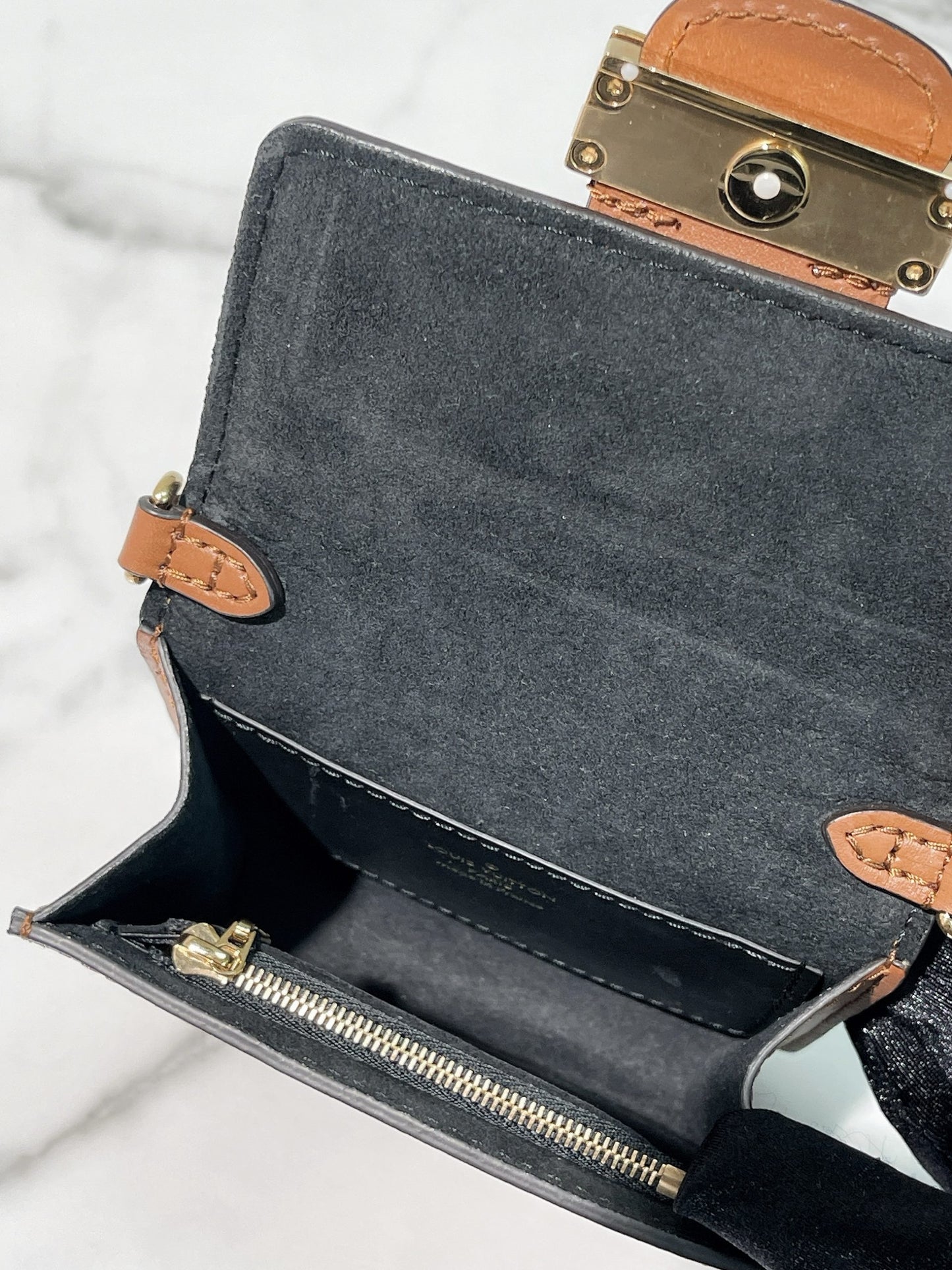 LV DAUPHINE BB CHAIN BELT BAG, Monogram