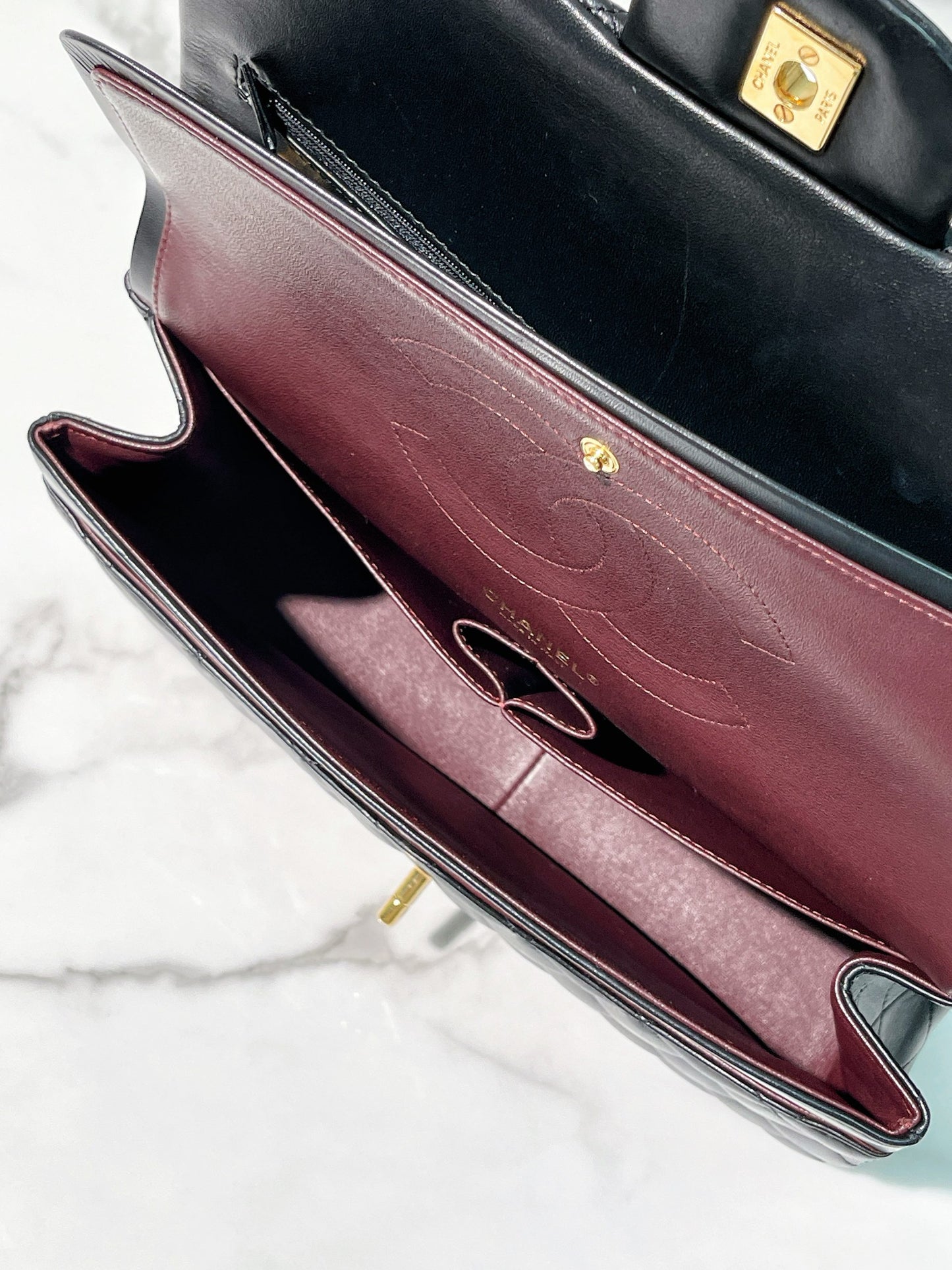 CHANL JUMBO CLASSIC FLAP, Black/Gold