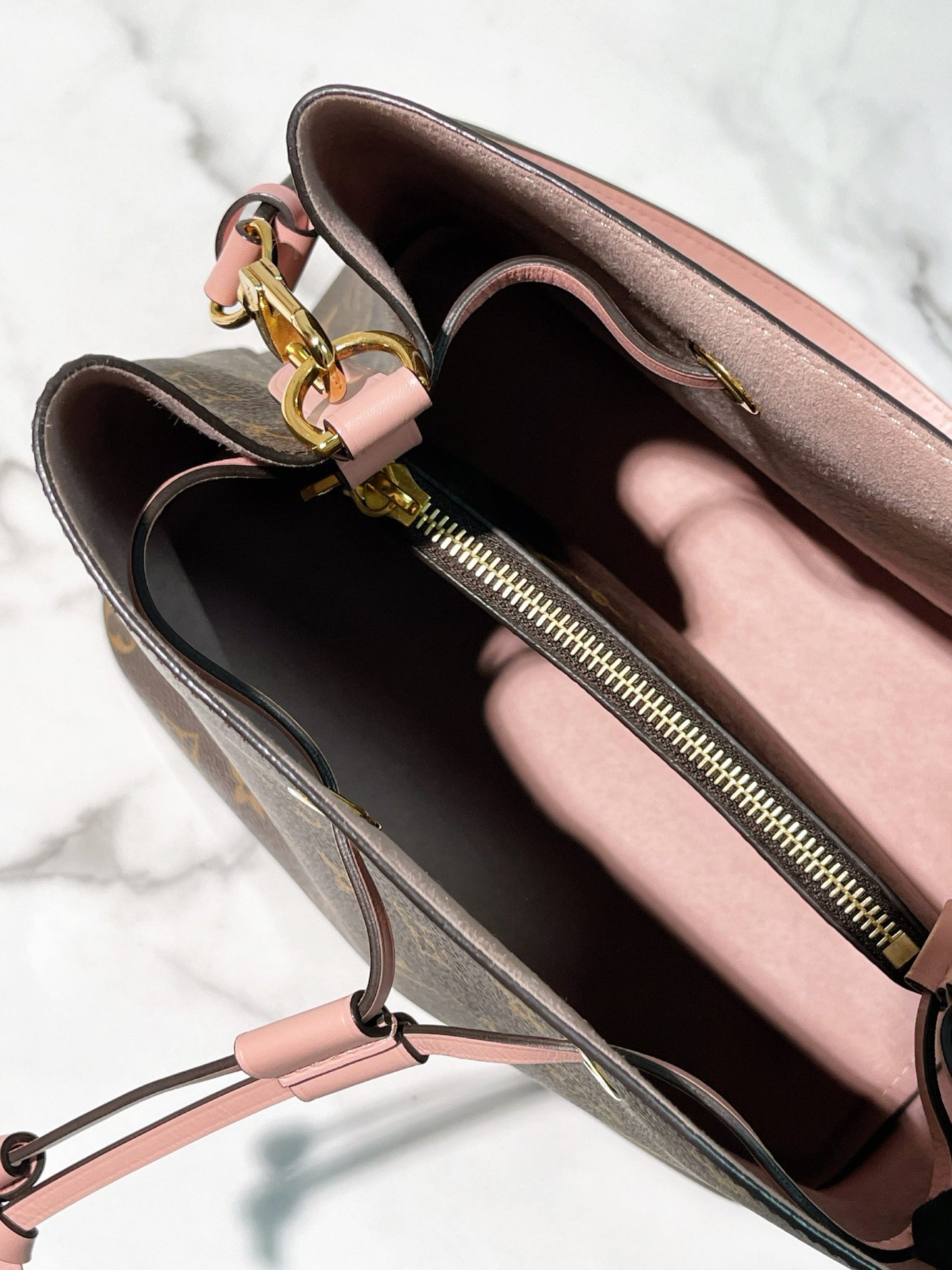 LV NEONOE, Monogram/Rose poudre