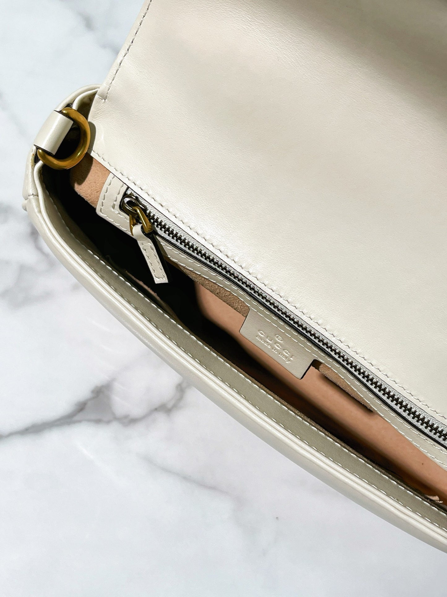 GUCCI MARMONT TOP HANDLE, White/Gold