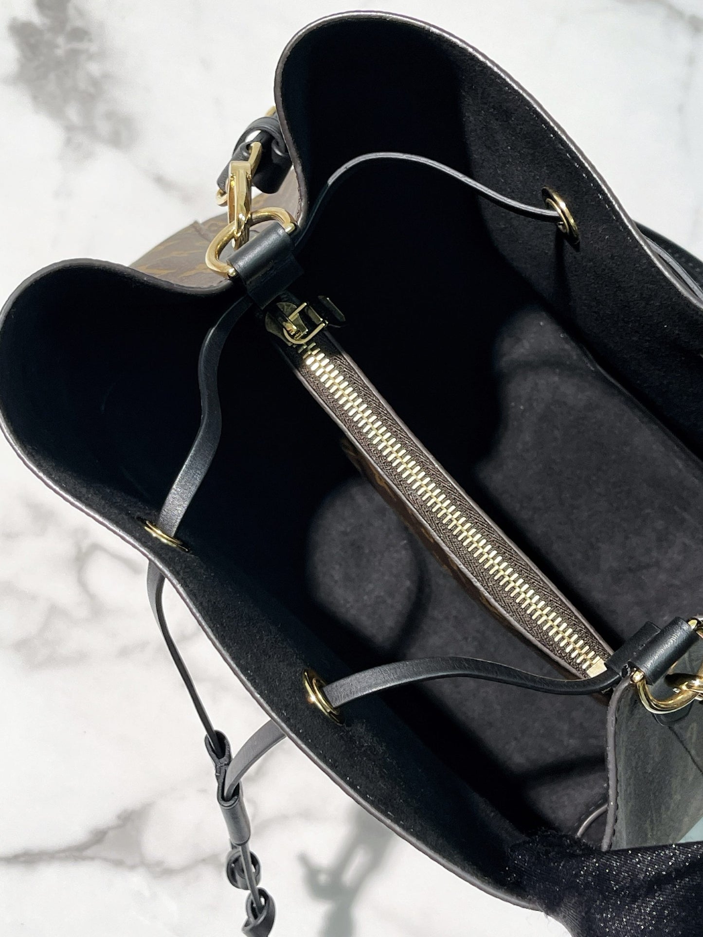 LV NEONOE, Monogram/Black