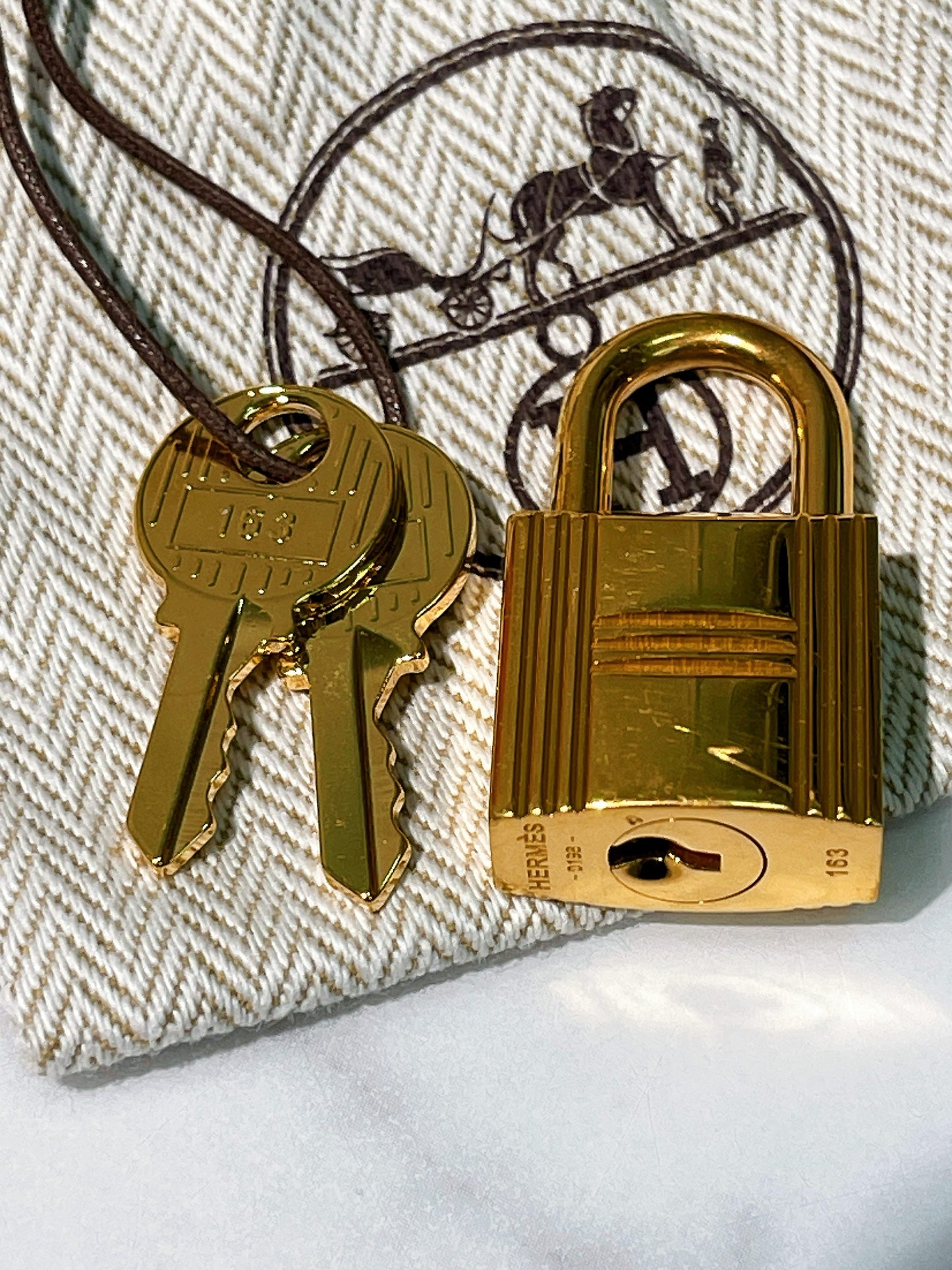 HERMES PICOTIN LOCK 18, Rouge Casaque/Gold