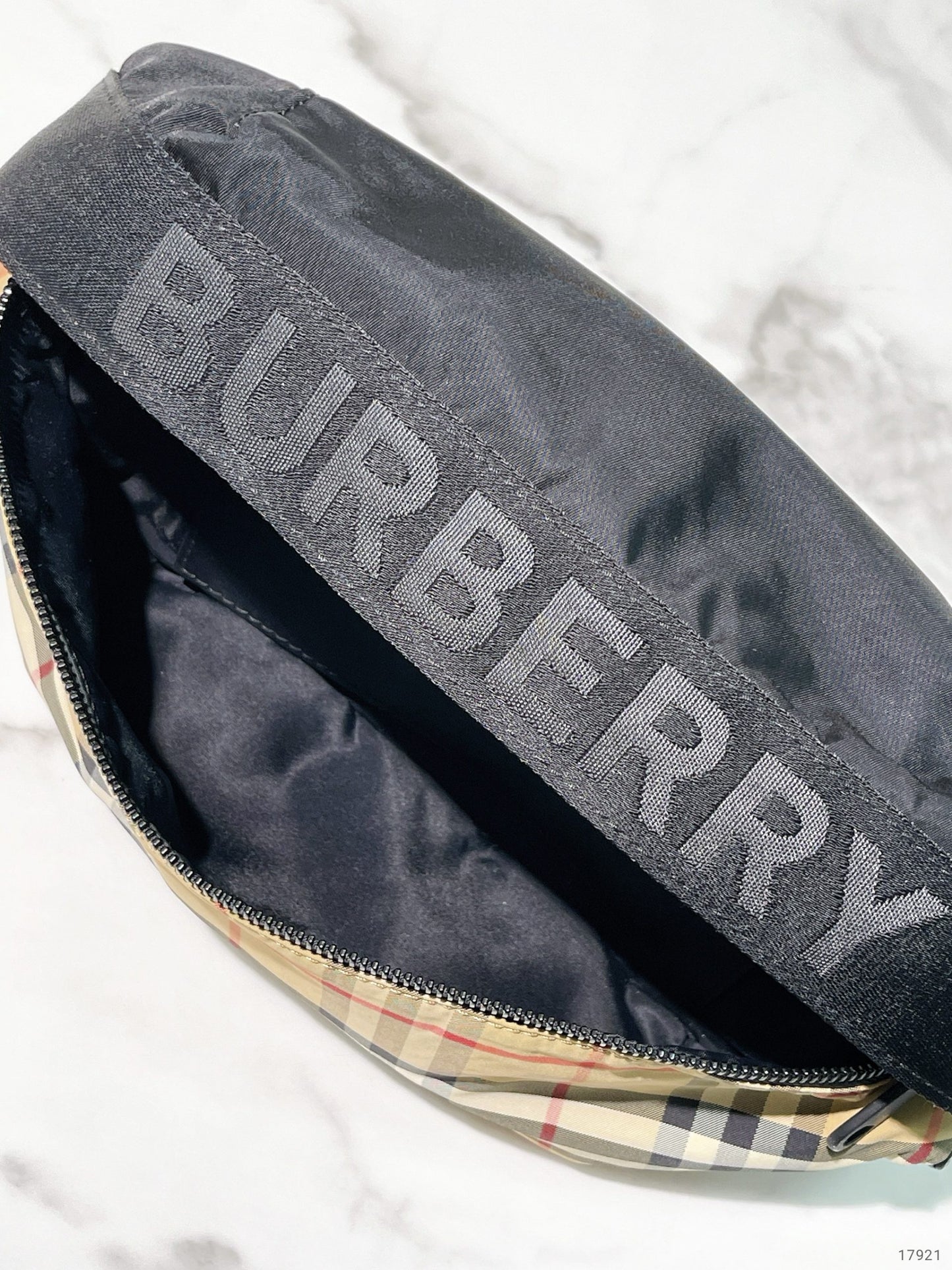 BURBERRY WAIST BAG