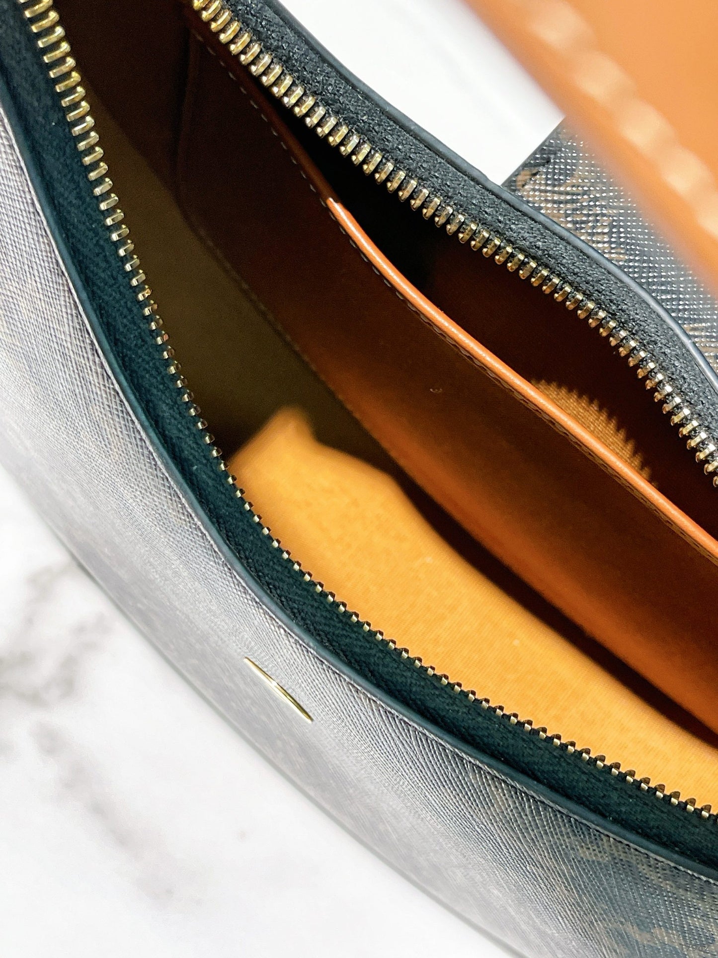 CELINE MEDIUM AVA TRIOMPHE BAG