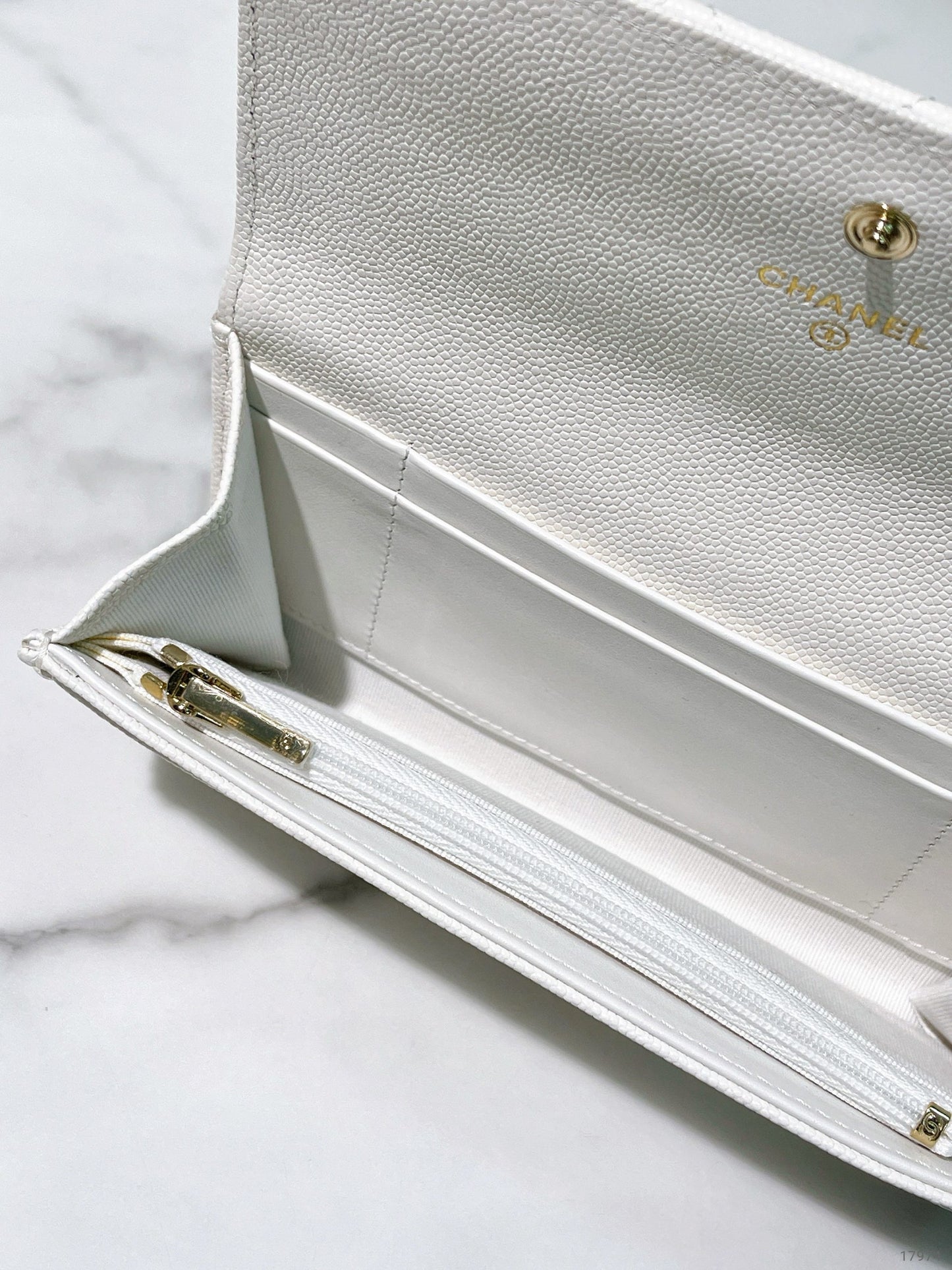 CHANEL 24S LONG WALLET, White/Gold