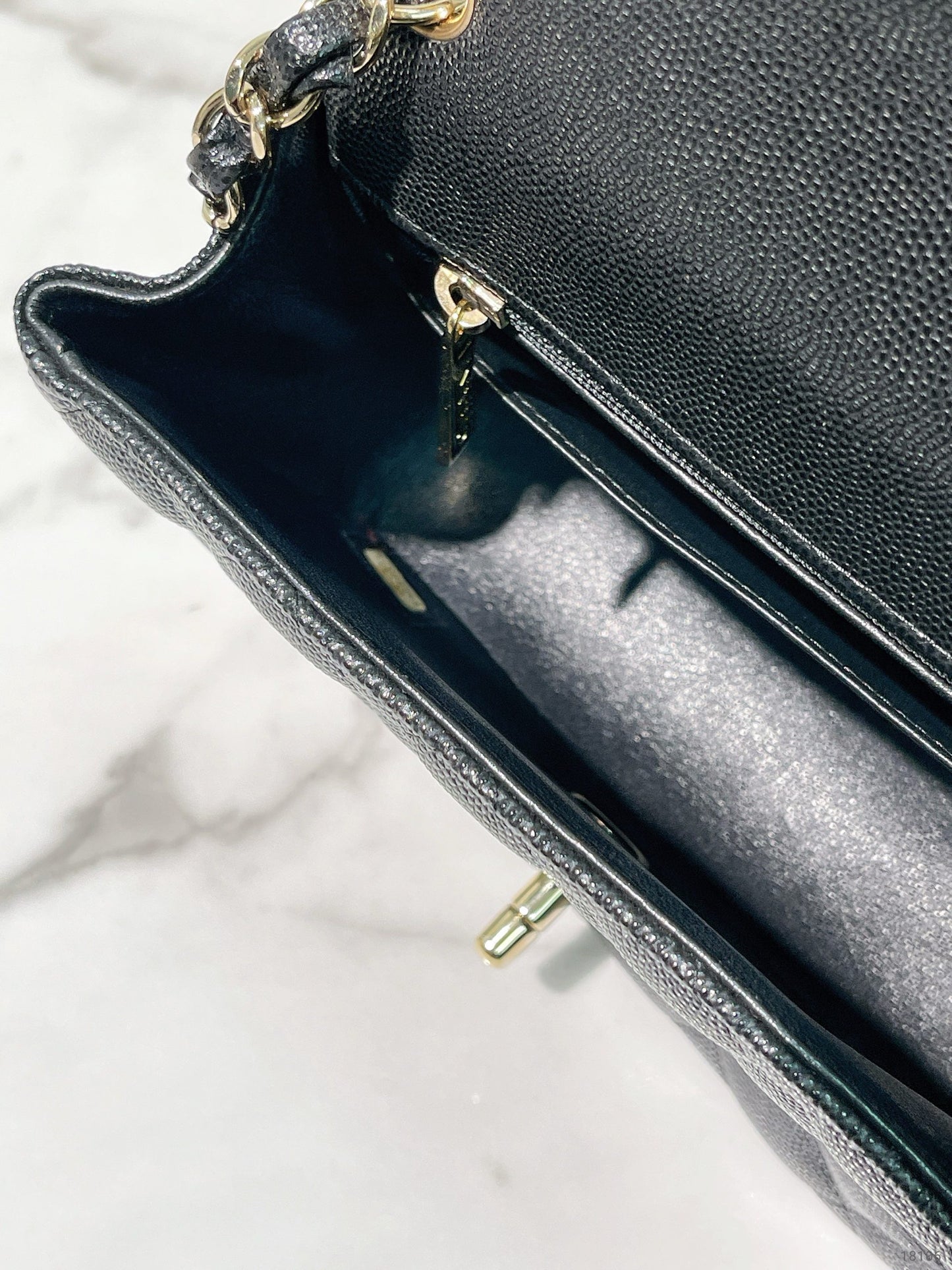 CHANEL CAVIAR MINI SQUARE, Black/Gold