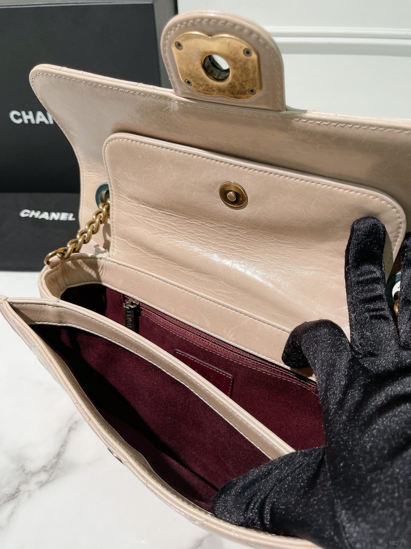 CHANEL PERFECT EDGE FLAP BAG, Beige/Gold