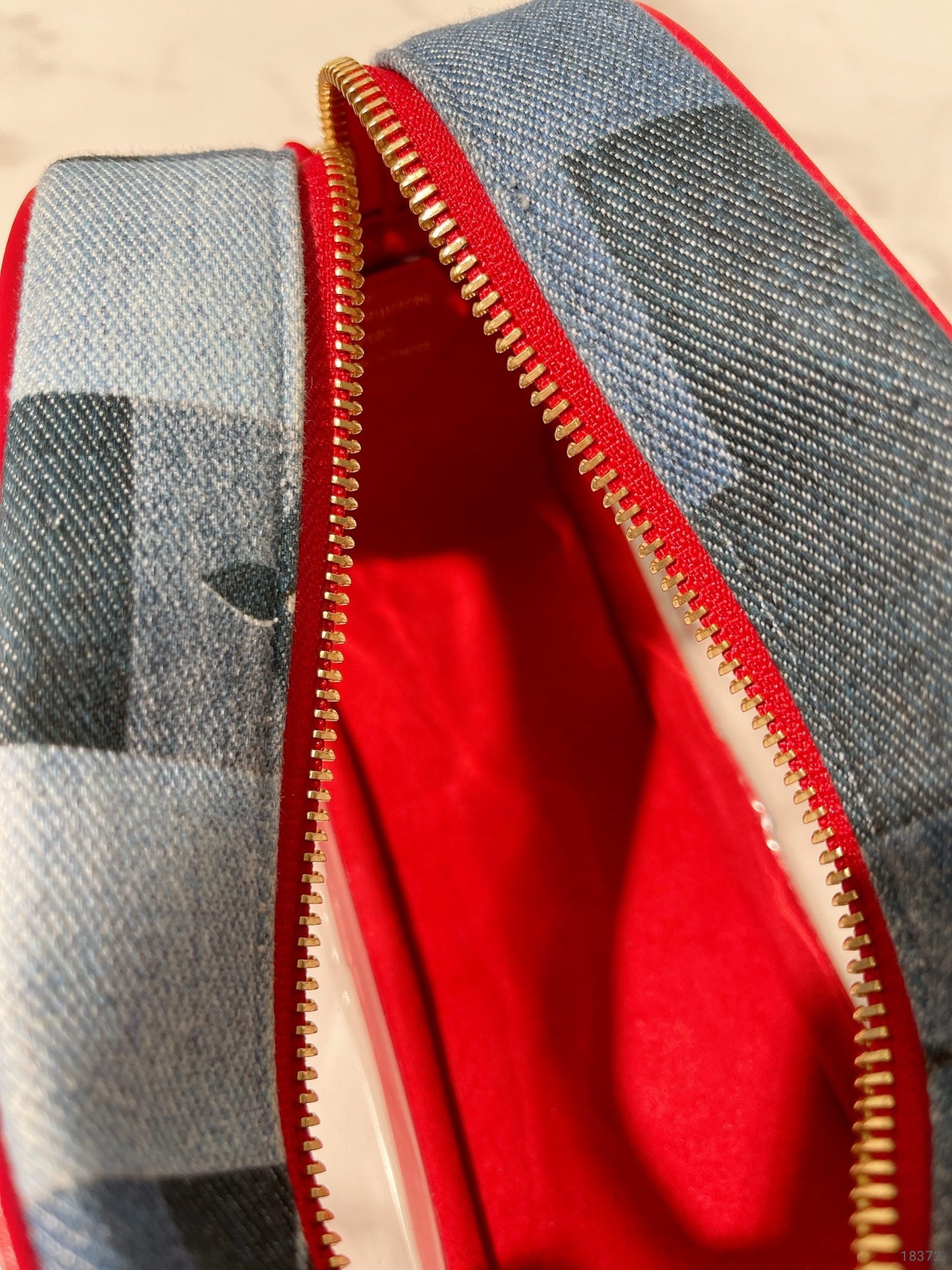 LV BEACH POUCH, Denim Monogram