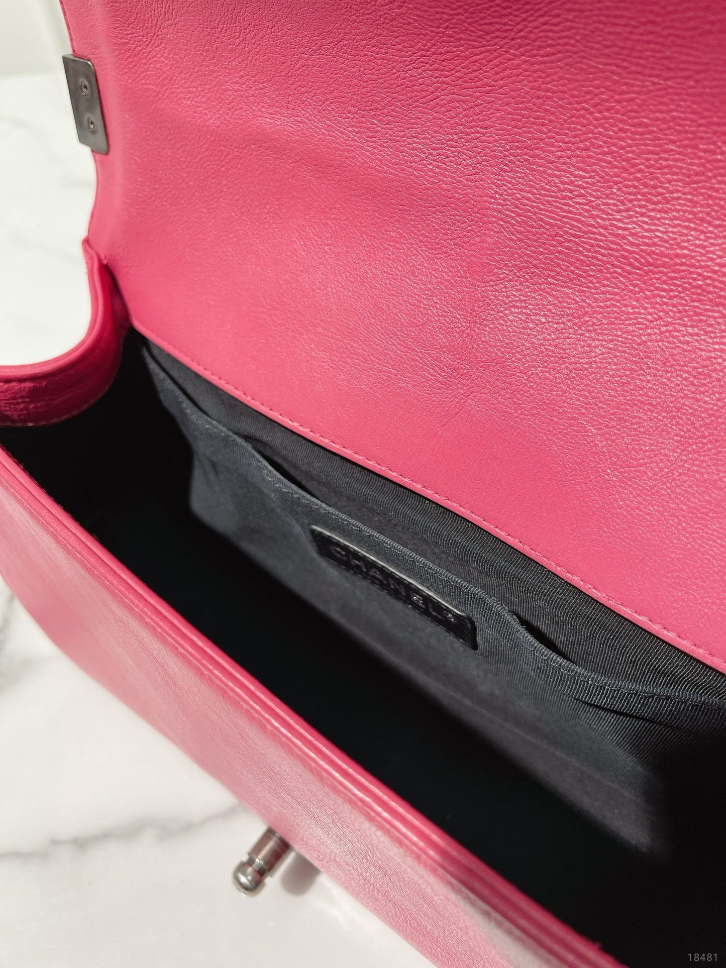 CHANEL MEDIUM BOY HANDBAG, Pink/Silver