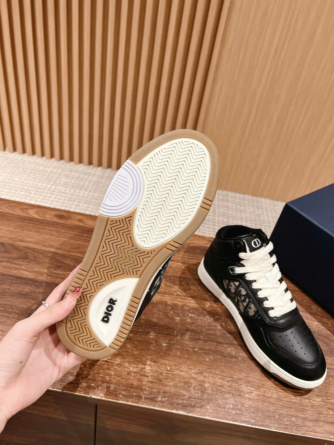 Dior B27# Jacquard Embroidery Craft Series, High-Top 02