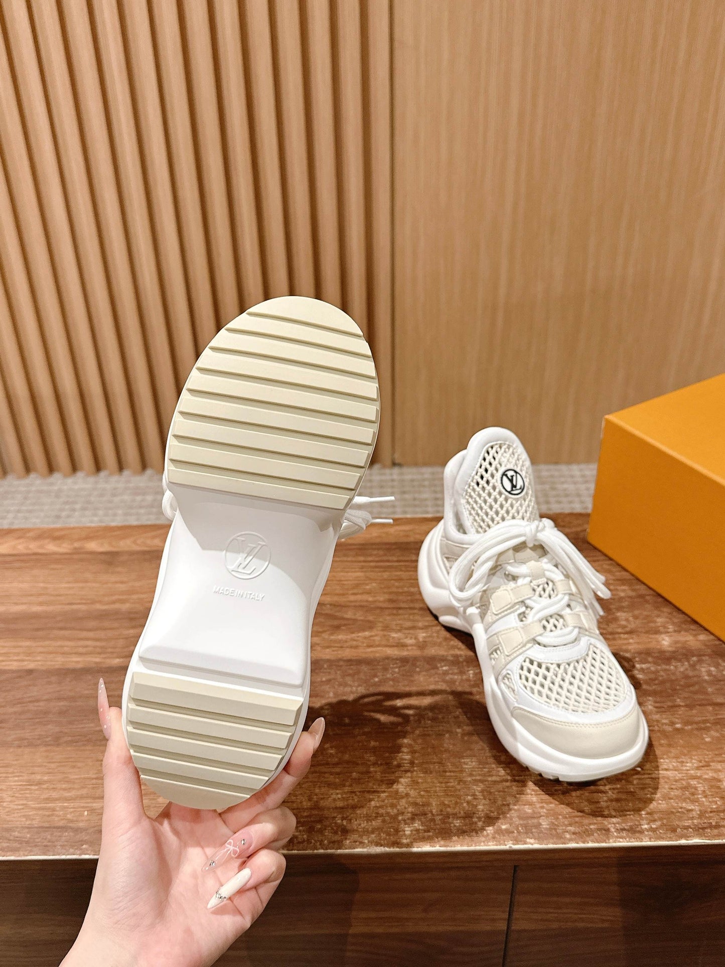 LV Archlight Series 05