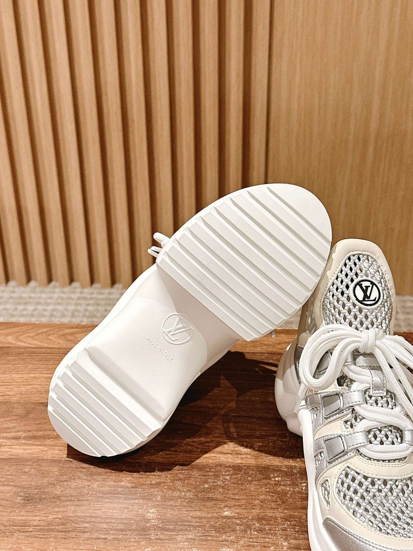 LV Archlight Series 04