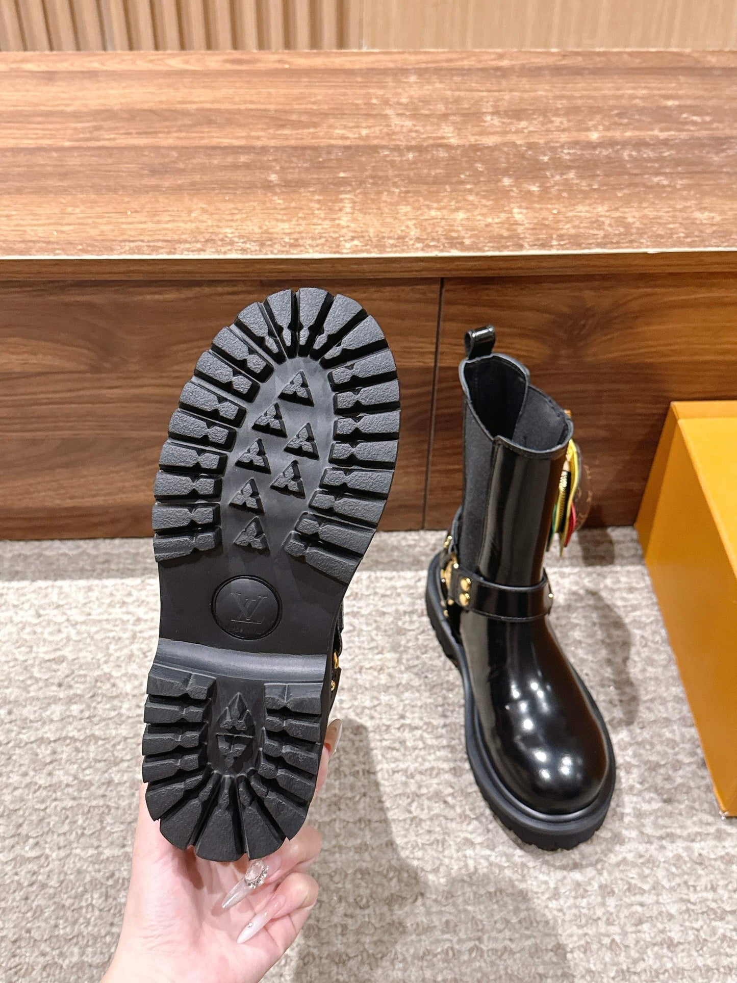 LV * Timberland Short Boots Black 03