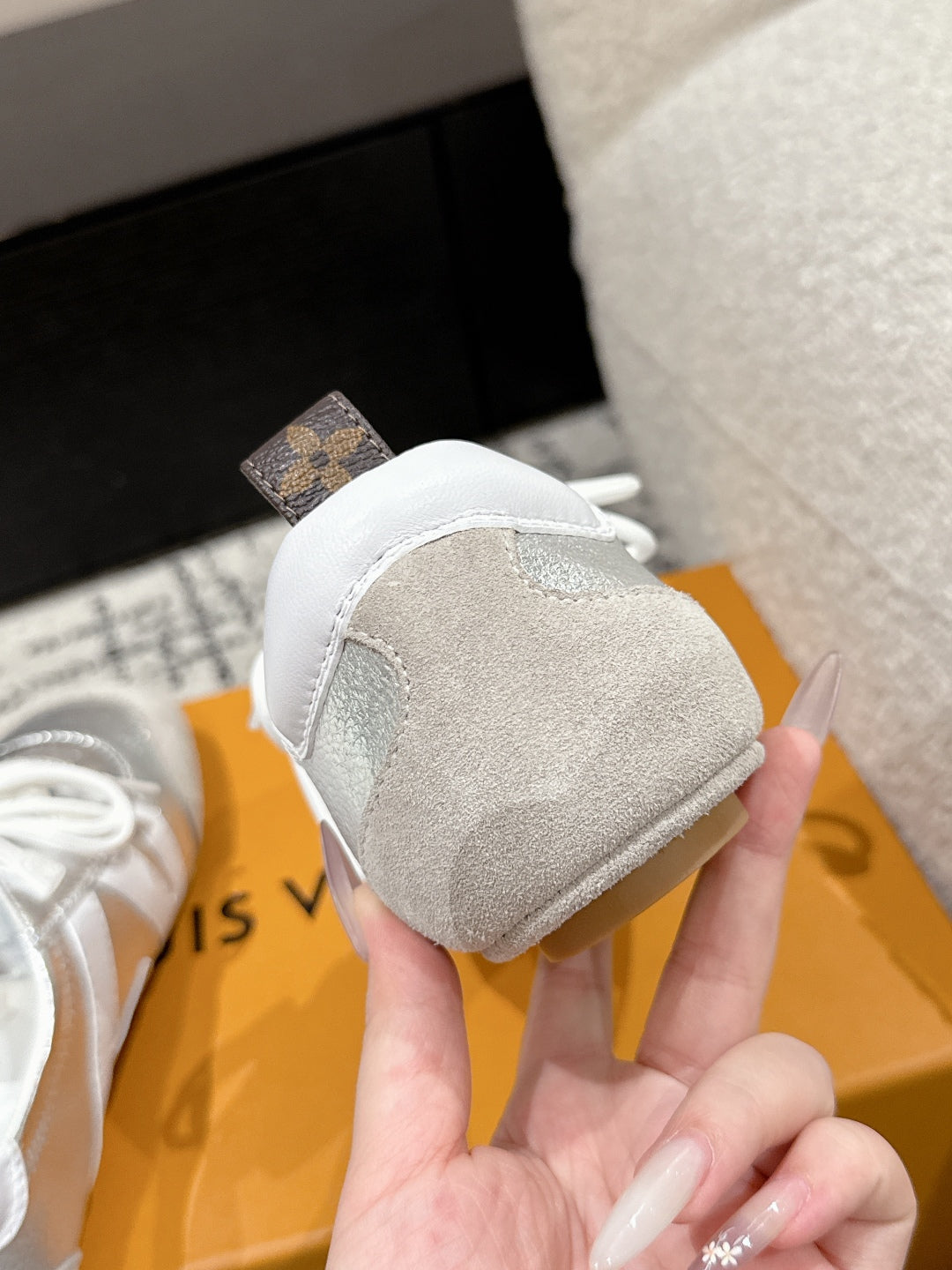 LV SNEAKRINA, Silver Gray White