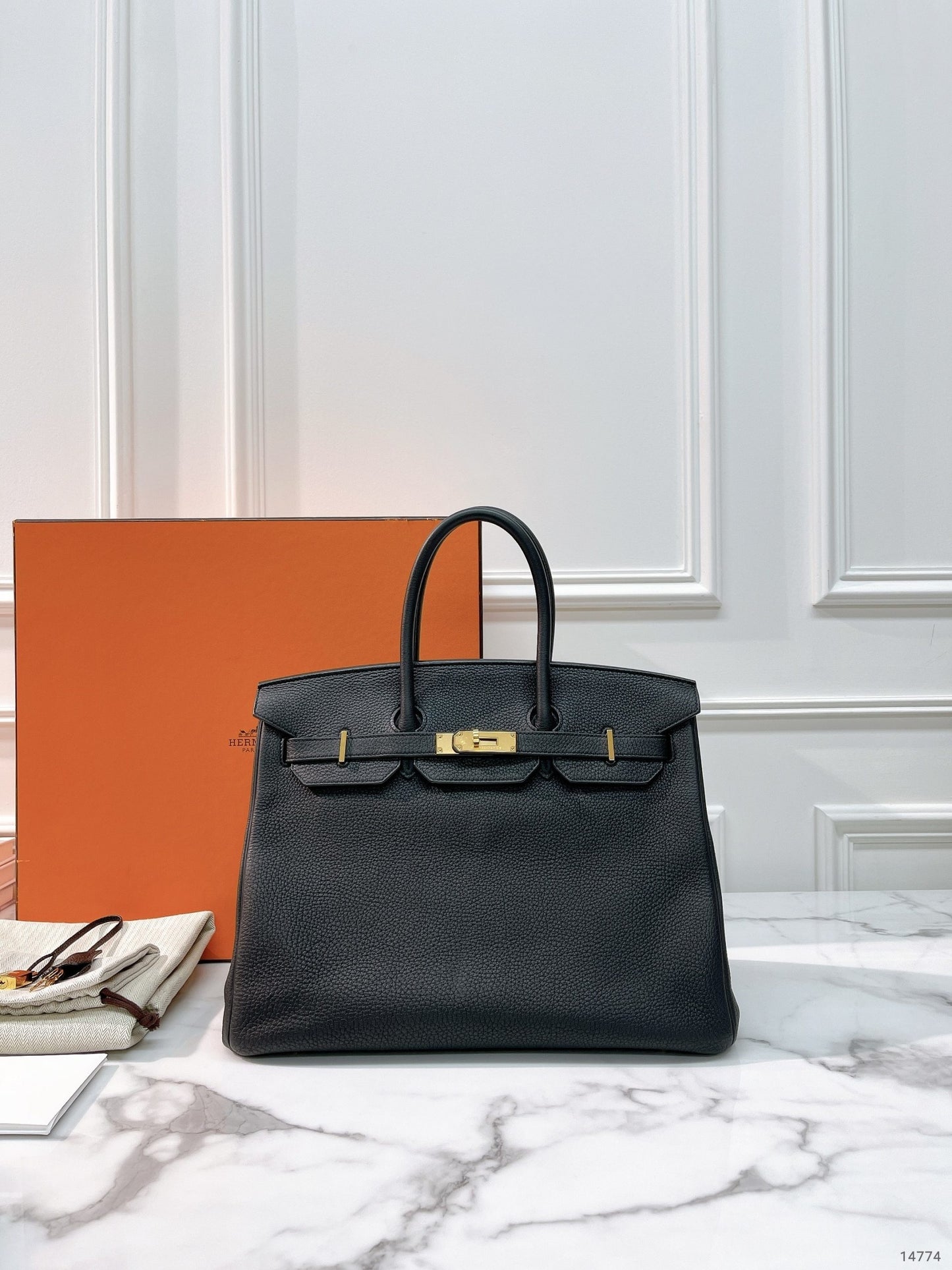 HERMES BIRKIN 35, NOIR/GOLD