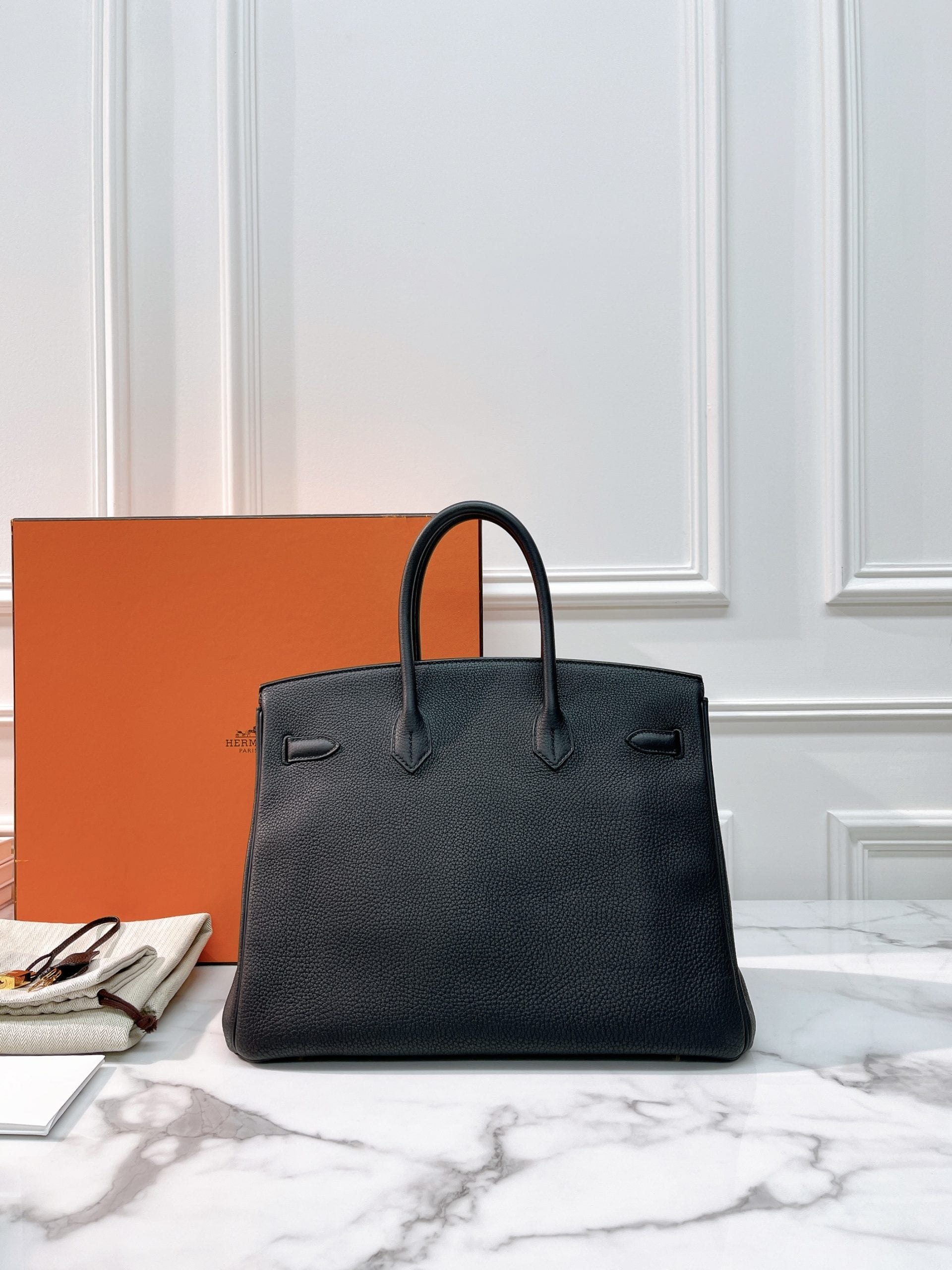 HERMES BIRKIN 35, NOIR/GOLD