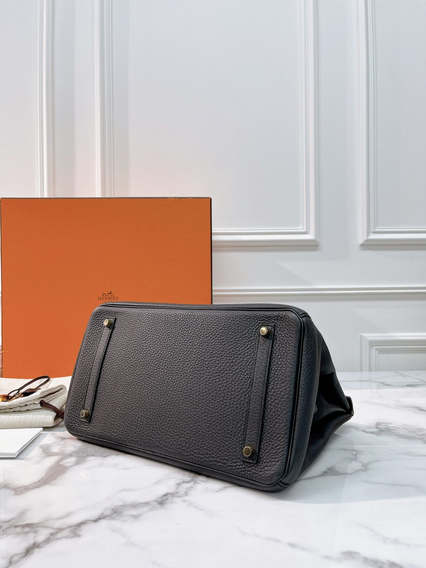 HERMES BIRKIN 35, NOIR/GOLD