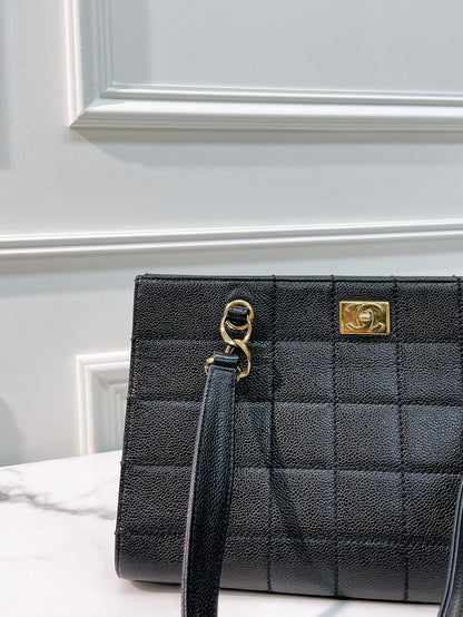 CHANEL VINTAGE TOTE, BLACK/GOLD