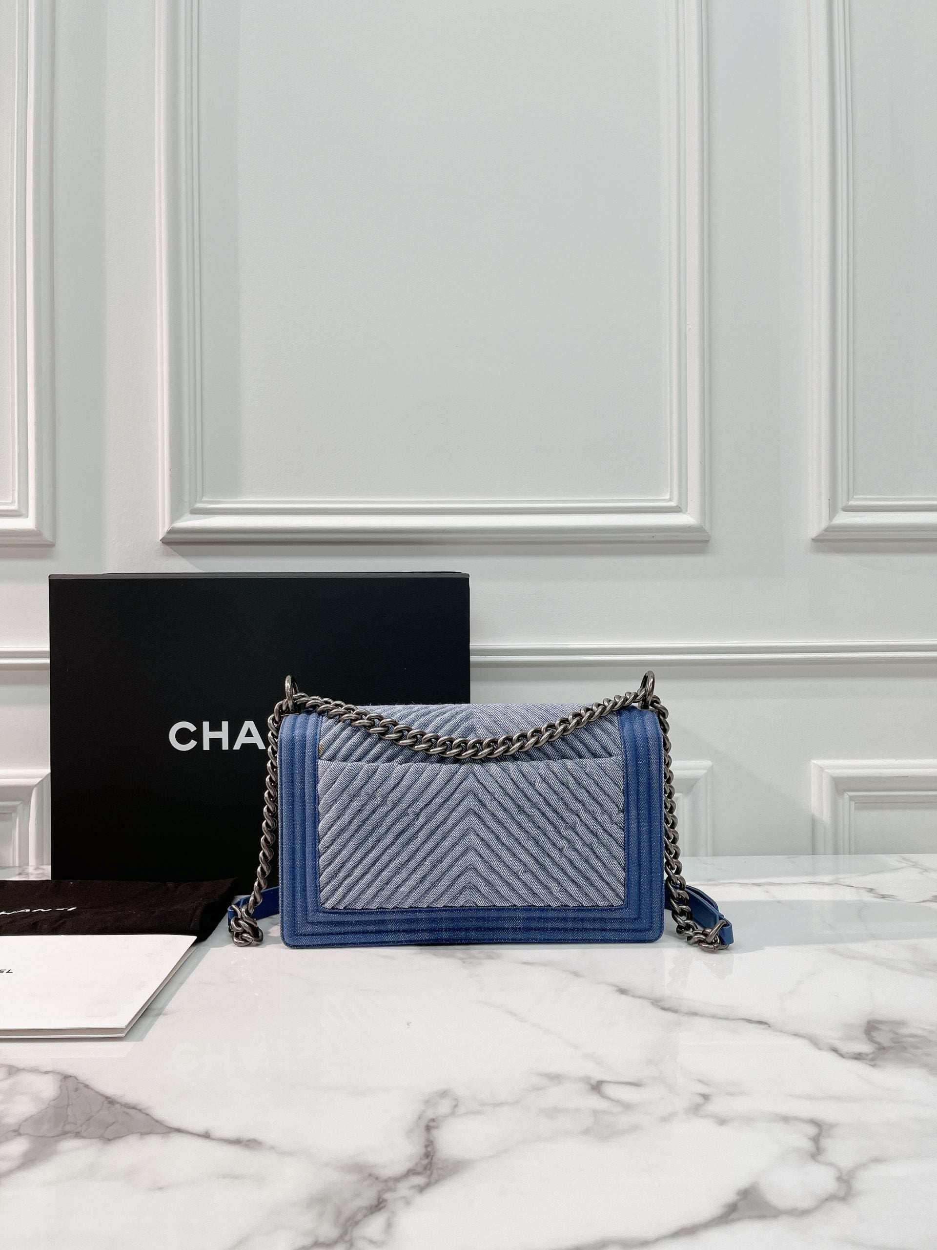 CHANEL MEDIUM BOY HANDBAG