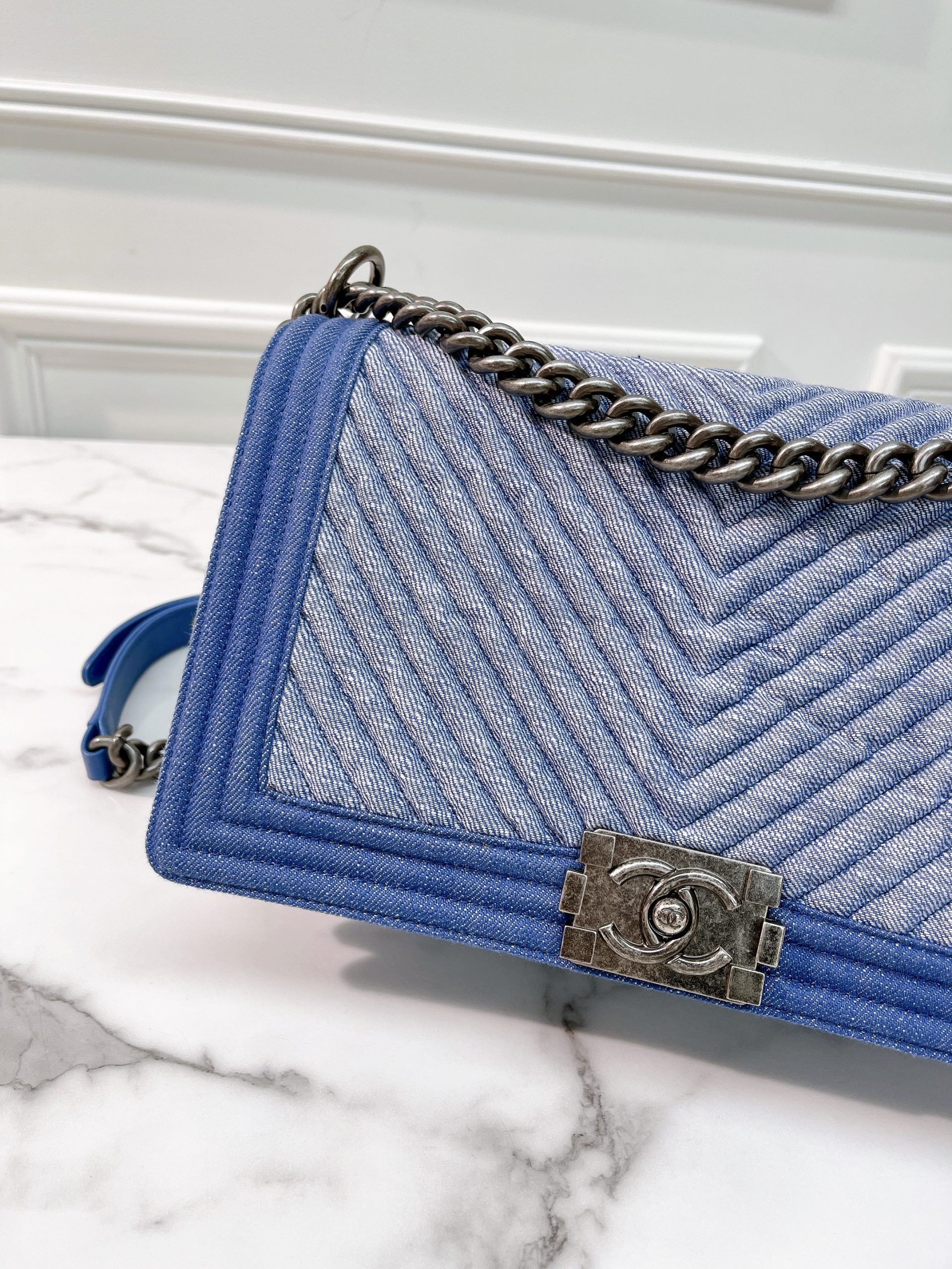 CHANEL MEDIUM BOY HANDBAG