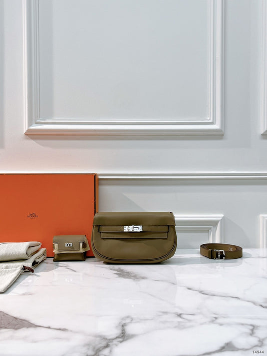 HERMES KELLY MOOVE, ETOUPE/SILVER