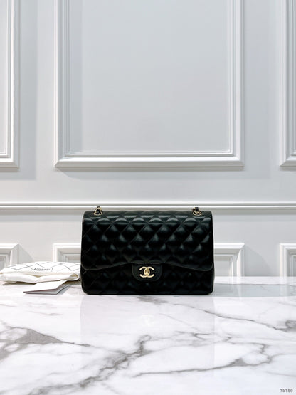 CHANEL CLASSIC FLAP JUMBO