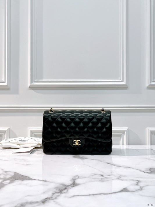 CHANEL CLASSIC FLAP JUMBO