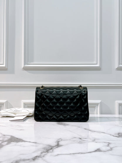 CHANEL CLASSIC FLAP JUMBO