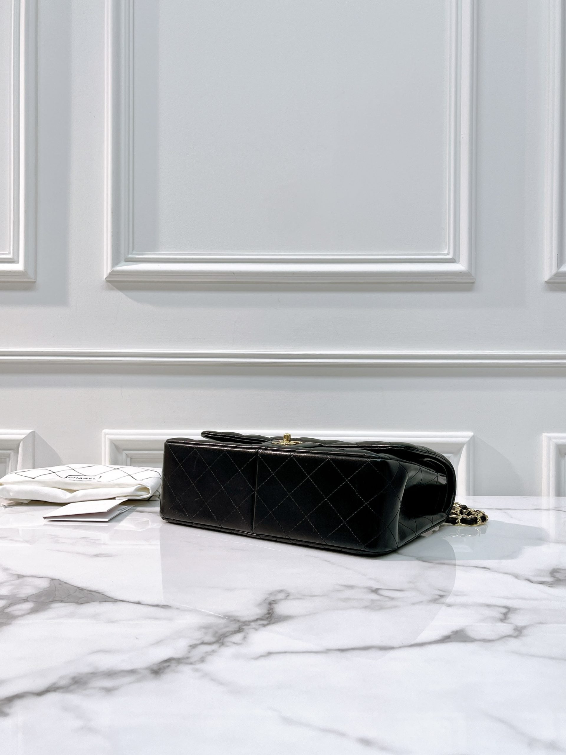 CHANEL CLASSIC FLAP JUMBO