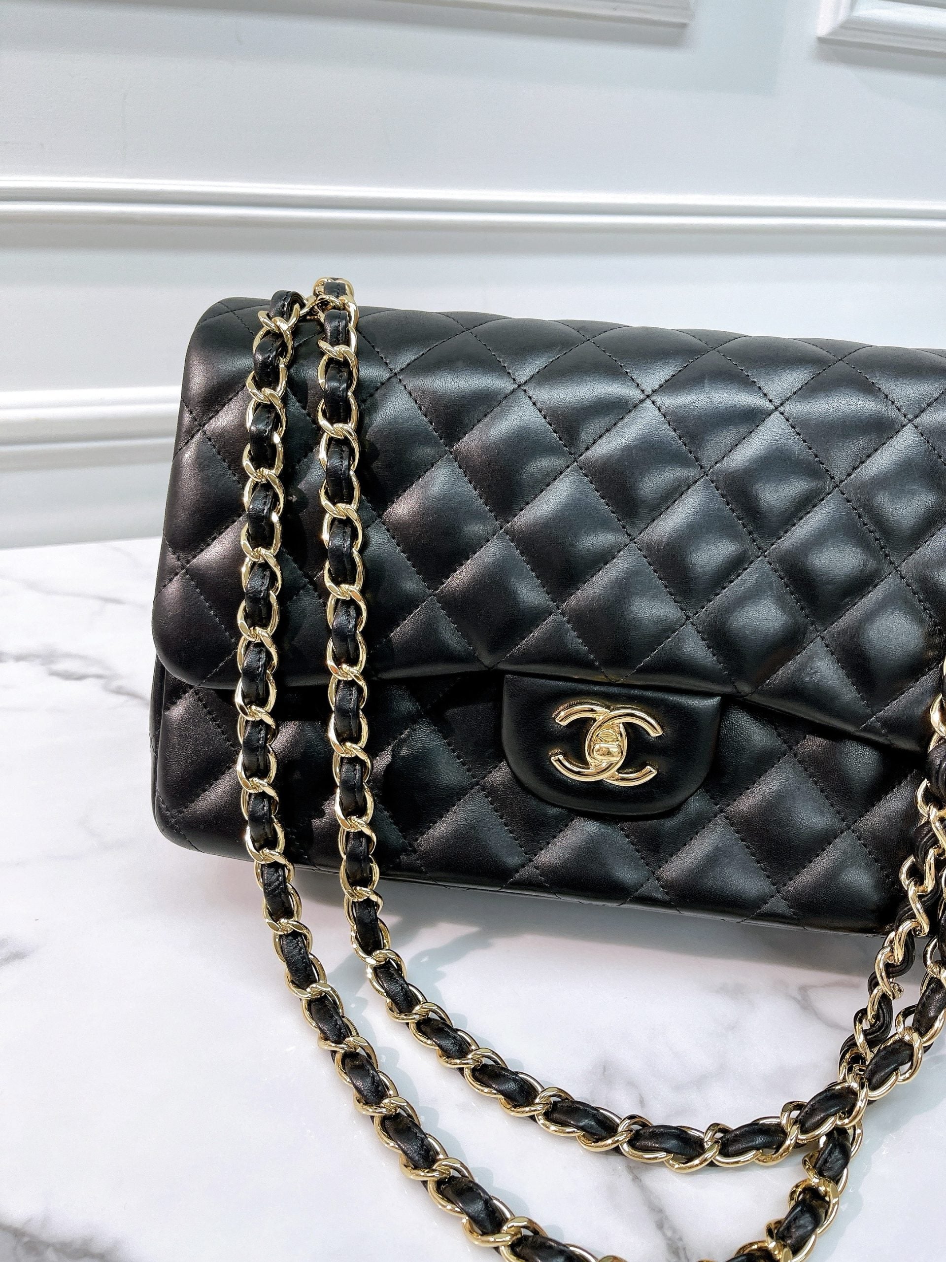 CHANEL CLASSIC FLAP JUMBO