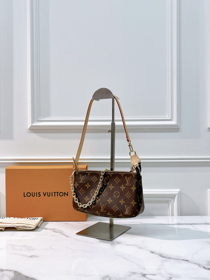 LV POCHETTE ACCESSOIRES