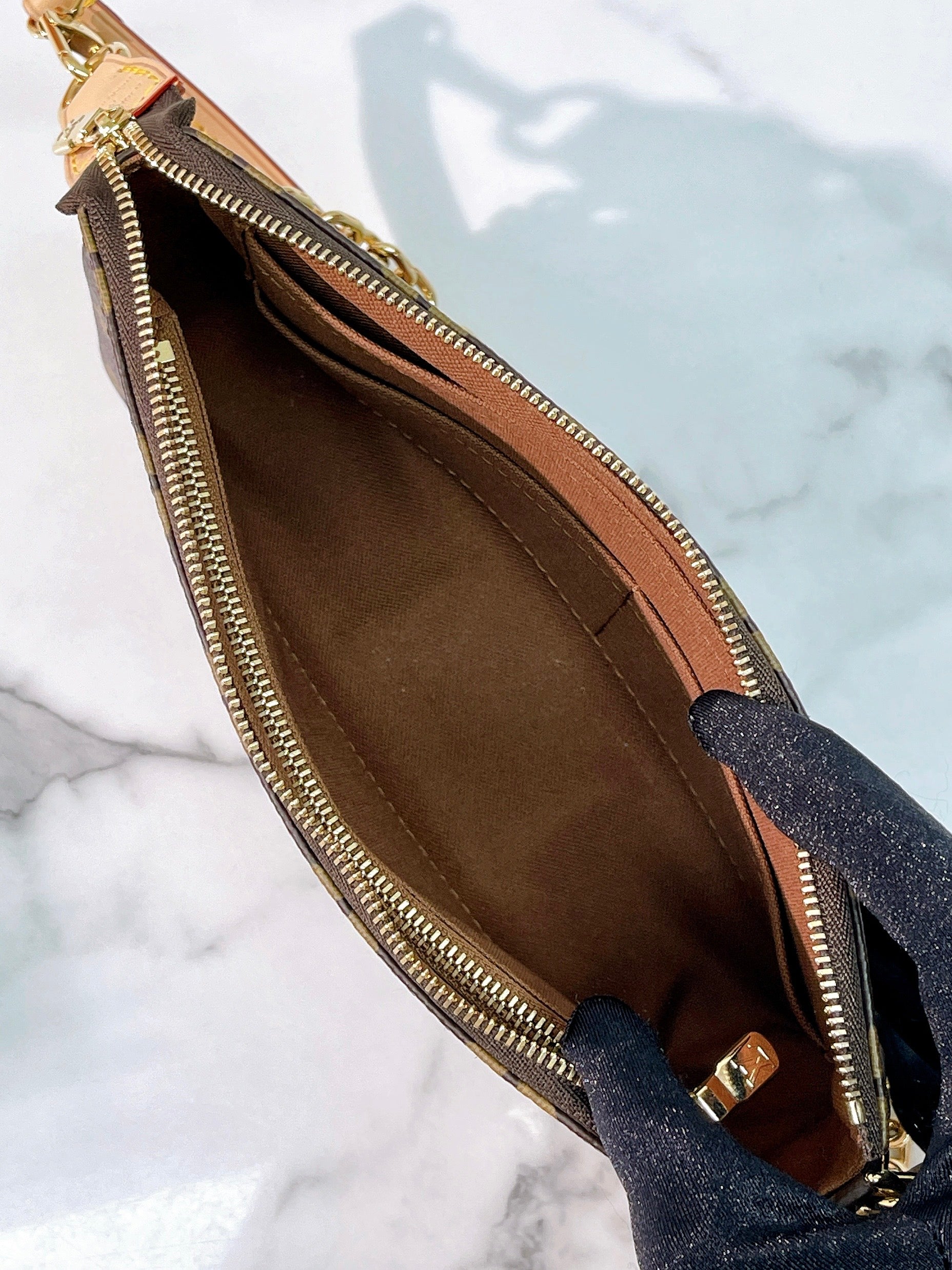 LV POCHETTE ACCESSOIRES