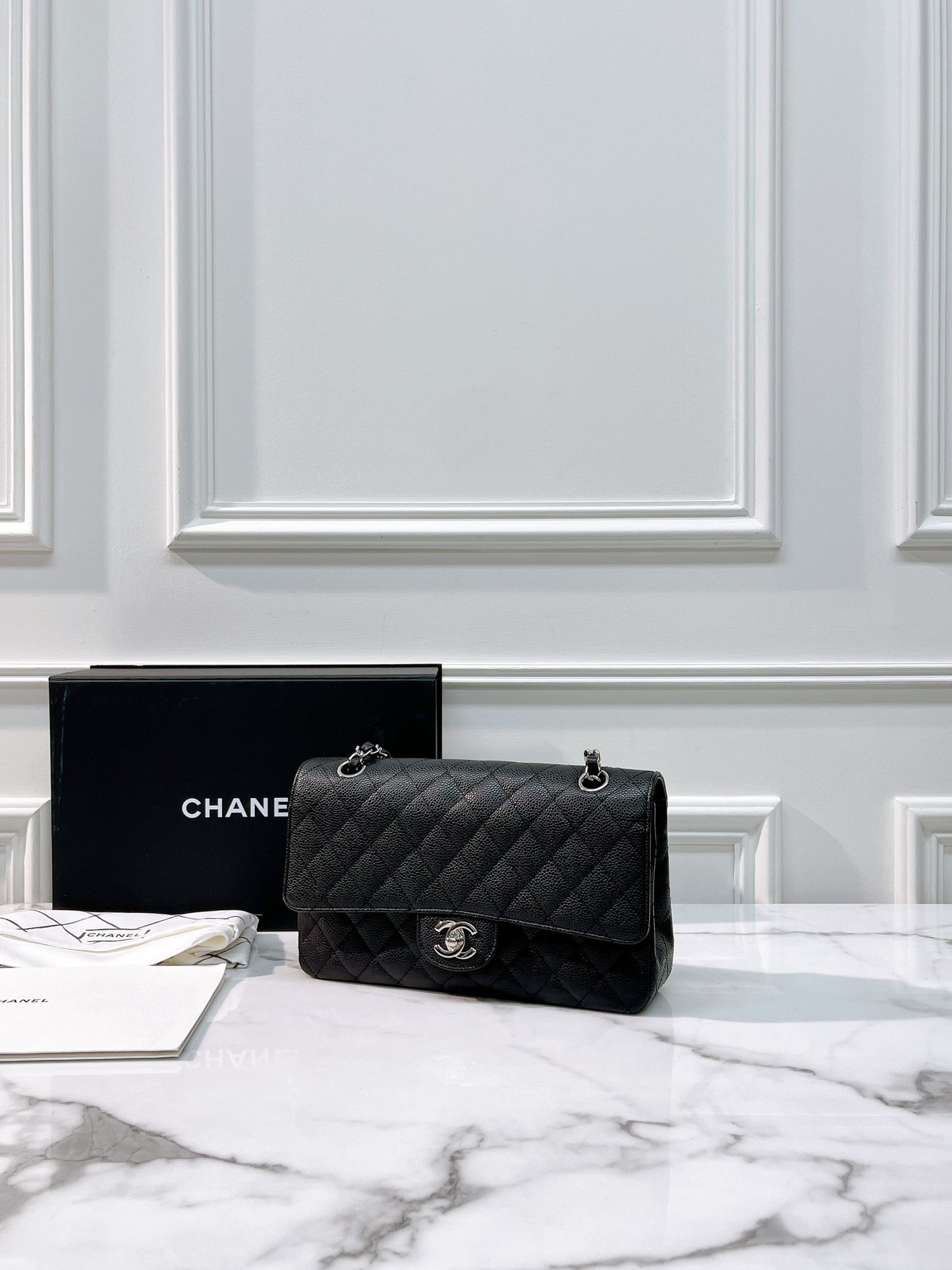 CHANEL CLASSIC FLAP