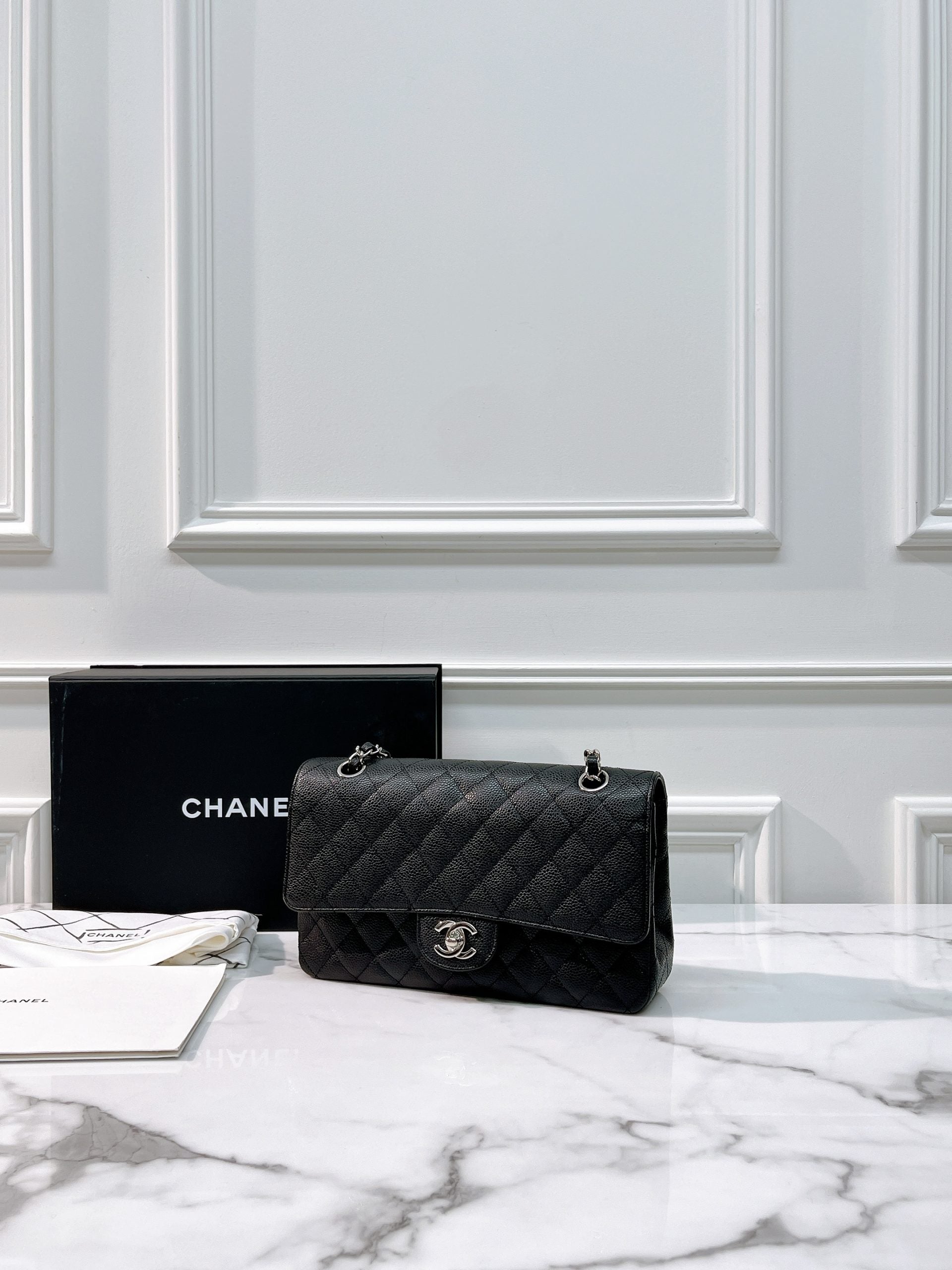 CHANEL CLASSIC FLAP