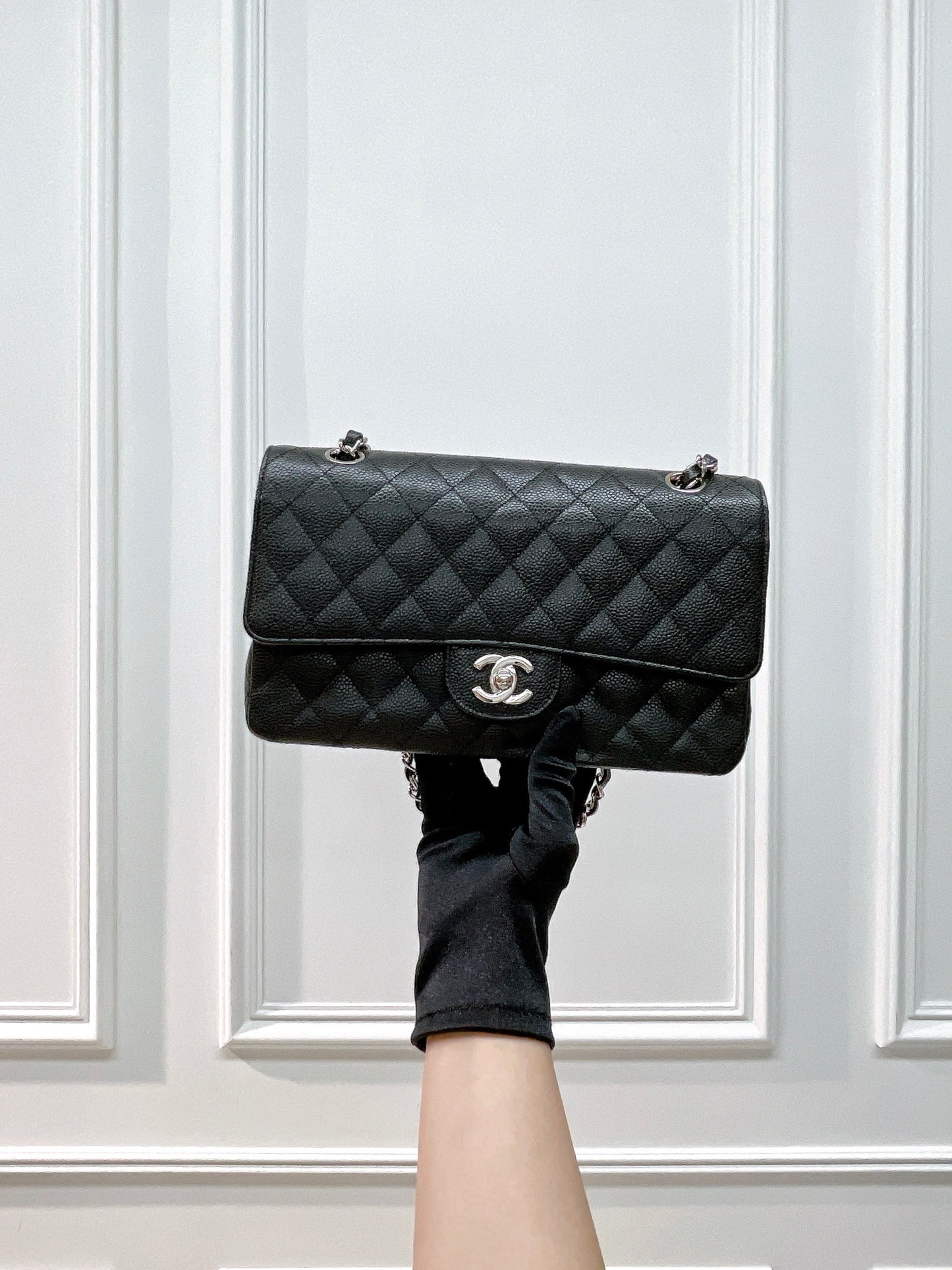 CHANEL CLASSIC FLAP