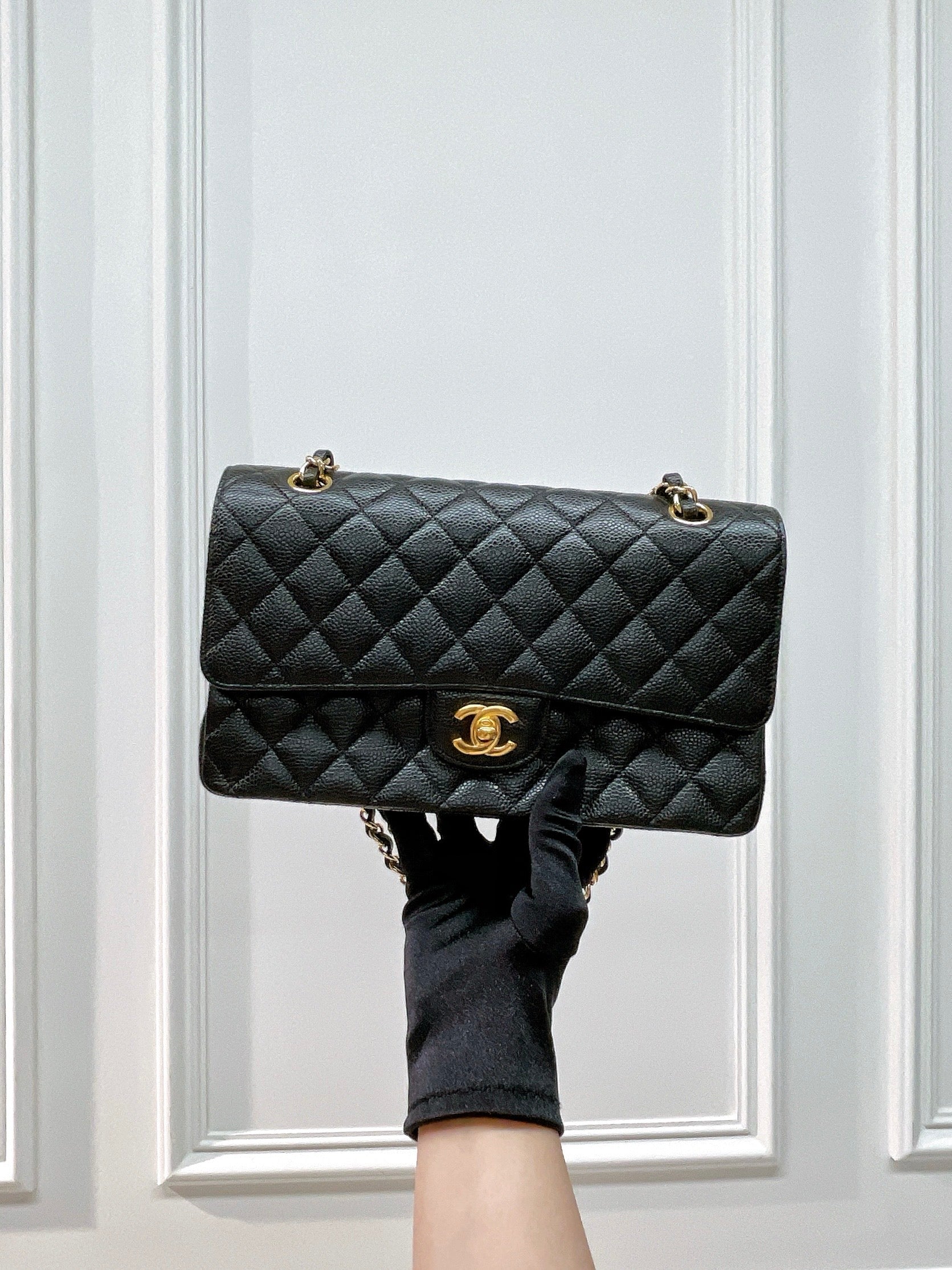CHANEL CLASSIC FLAP