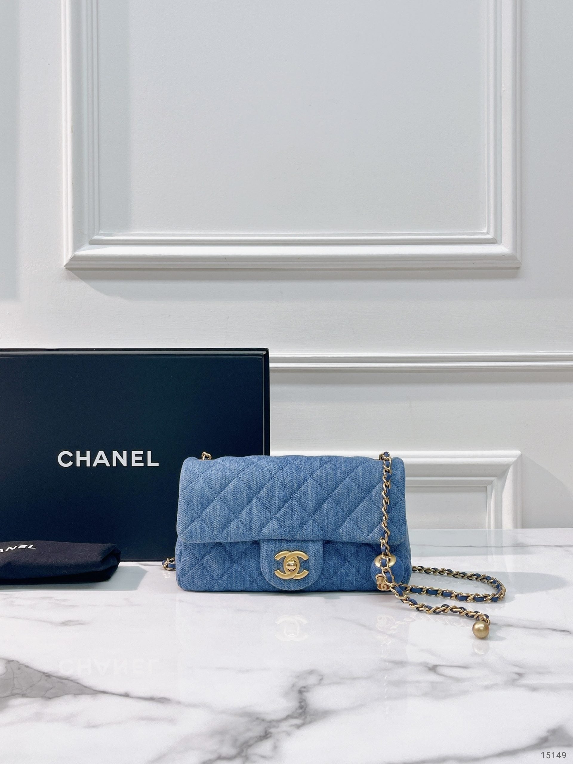 CHANEL 22C MINI CLASSIC FLAP