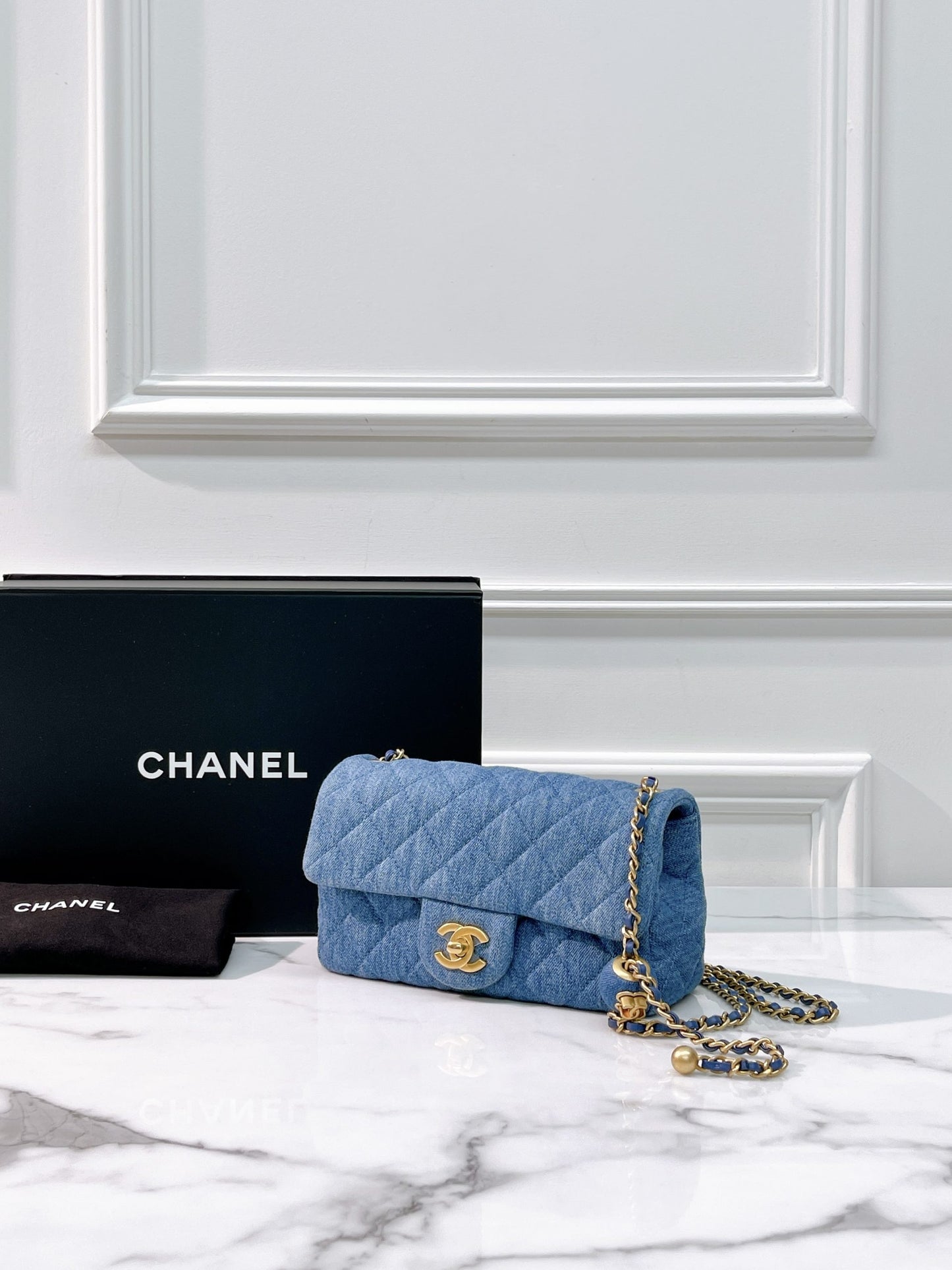 CHANEL 22C MINI CLASSIC FLAP