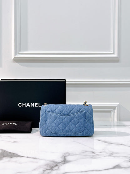 CHANEL 22C MINI CLASSIC FLAP